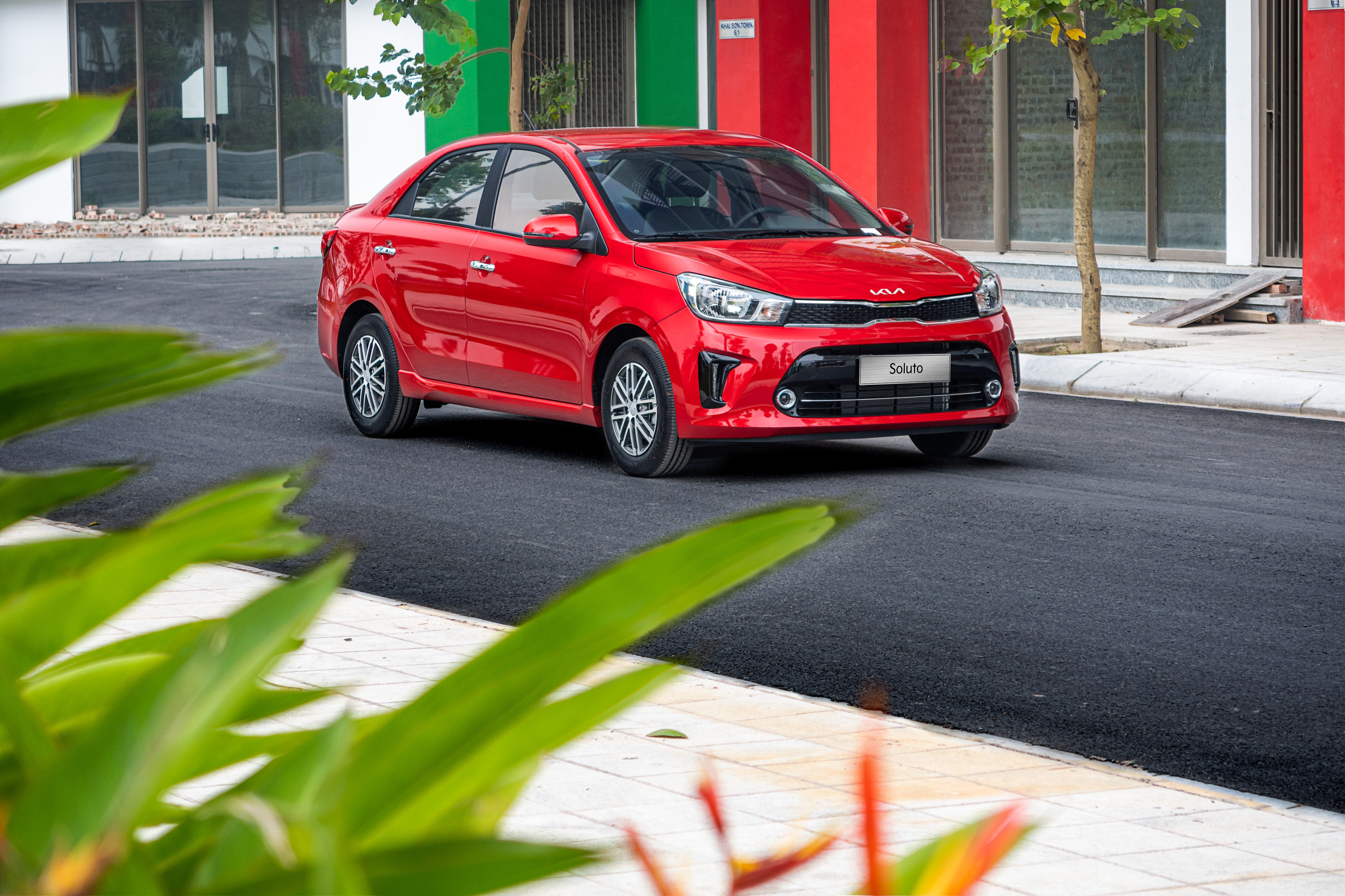 Kia uu dai hap dan cho nhieu dong xe trong thang 5 hinh anh