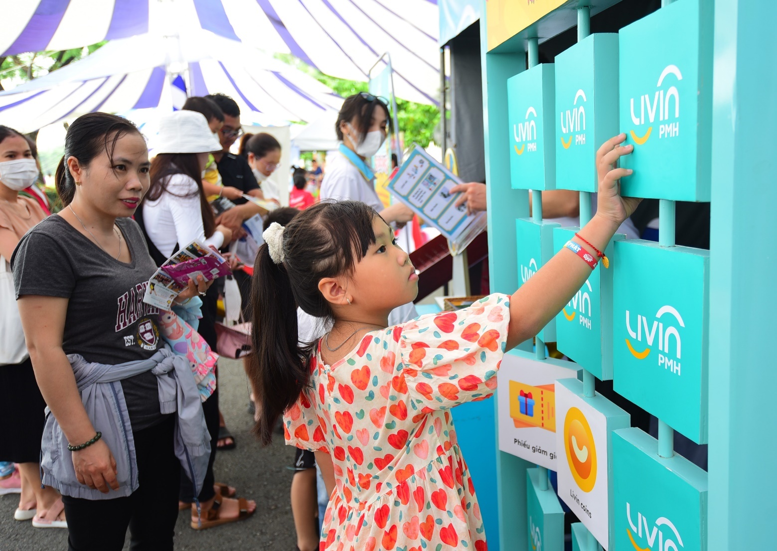 Co gi tai ngay hoi ‘Phu My Hung huong ve tre em’ lan thu 13? hinh anh