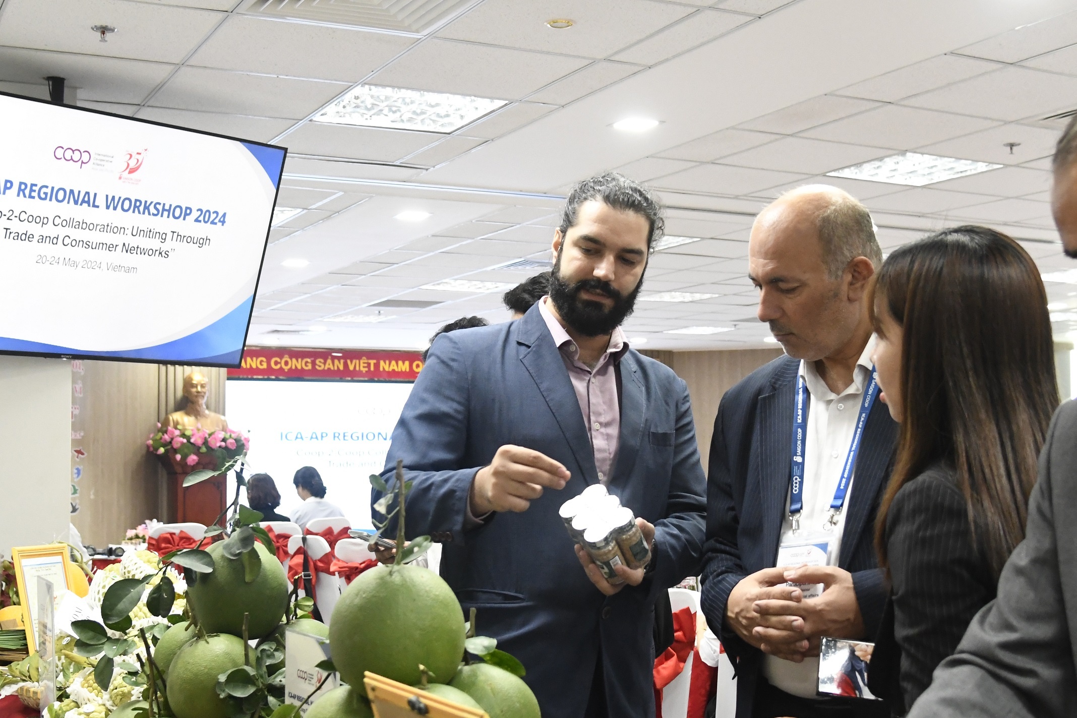 Saigon Co.op to chuc hoi thao hop tac xa quoc te hinh anh