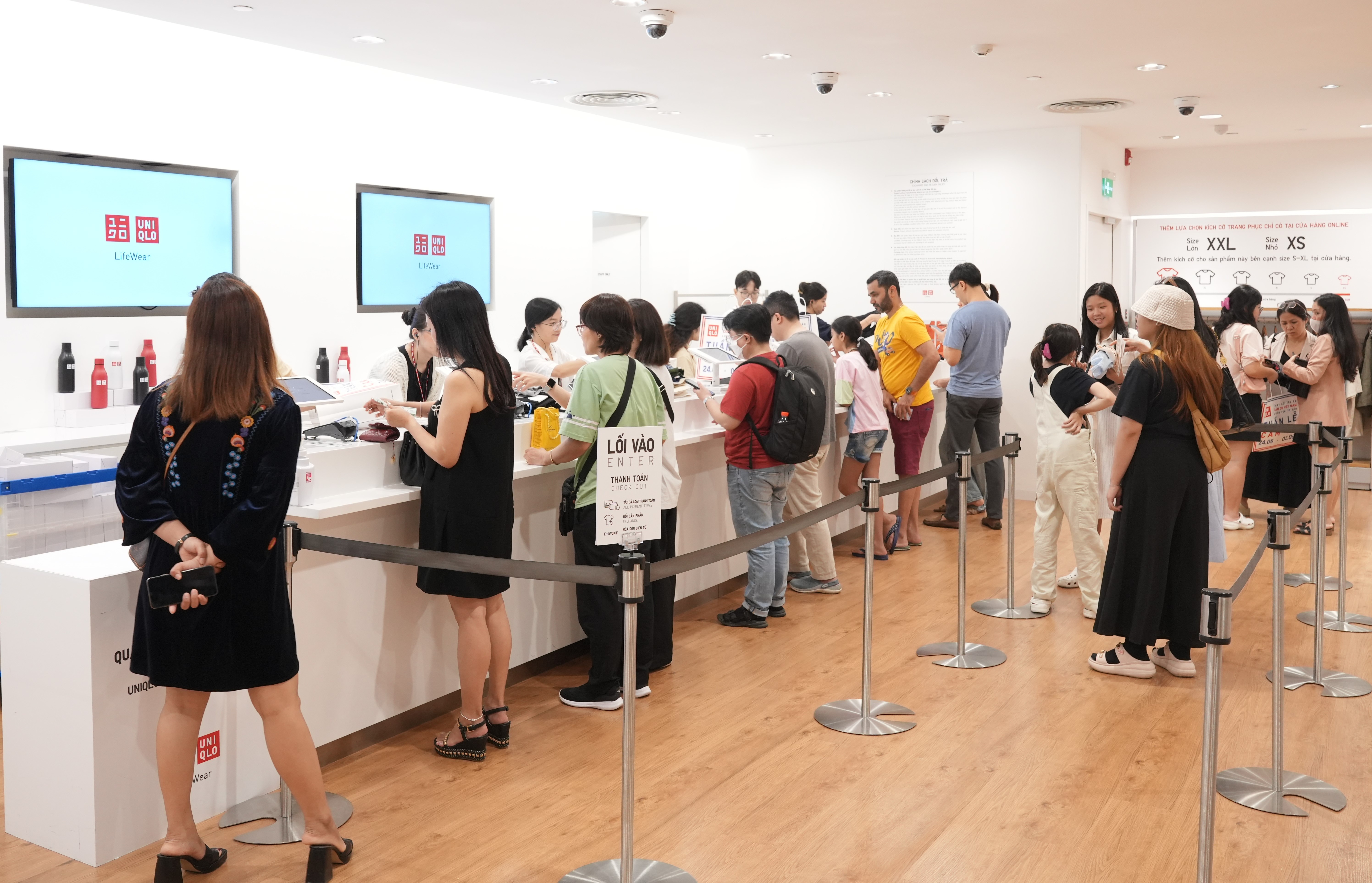 sinh nhat 40 nam Uniqlo anh 1