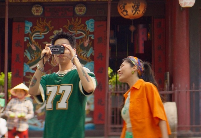 'Xoay loi sang tao' - san choi viet lach voi phan qua hap dan hinh anh