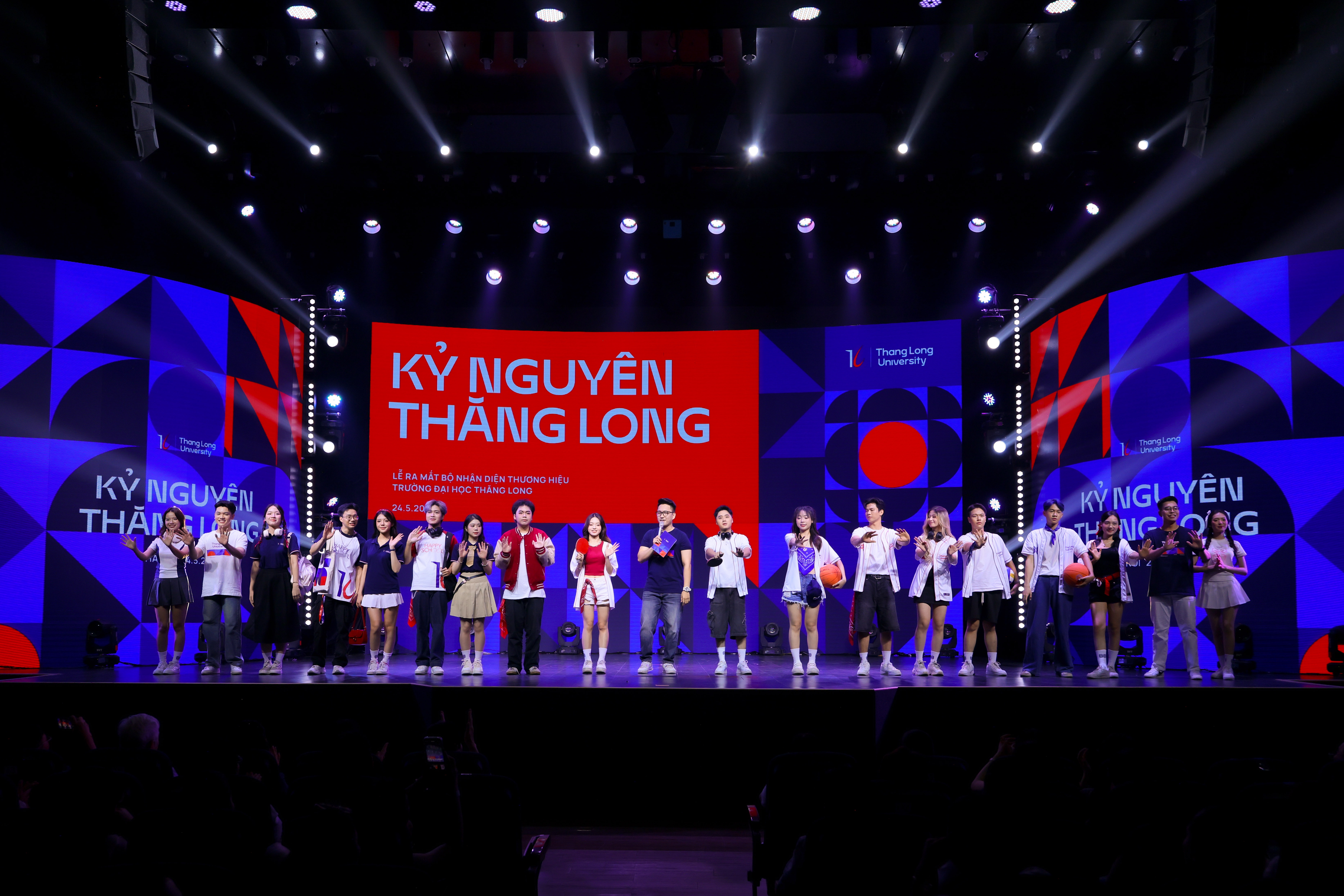 DH Thang Long thu hut sinh vien nho chien luoc dinh vi thuong hieu hinh anh