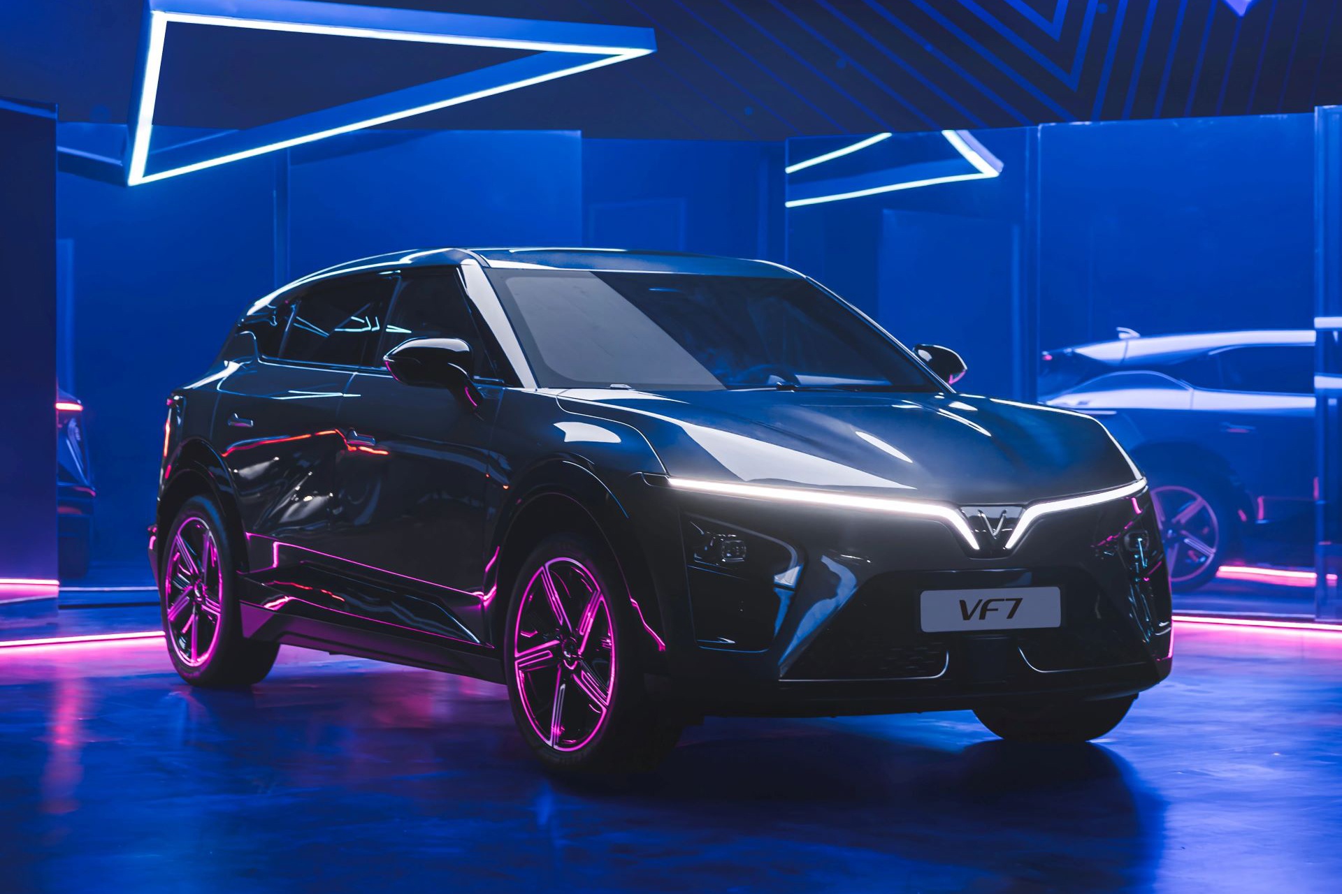 VinFast VF 7 'xung vuong' C-SUV ve kha nang tiet kiem chi phi hinh anh