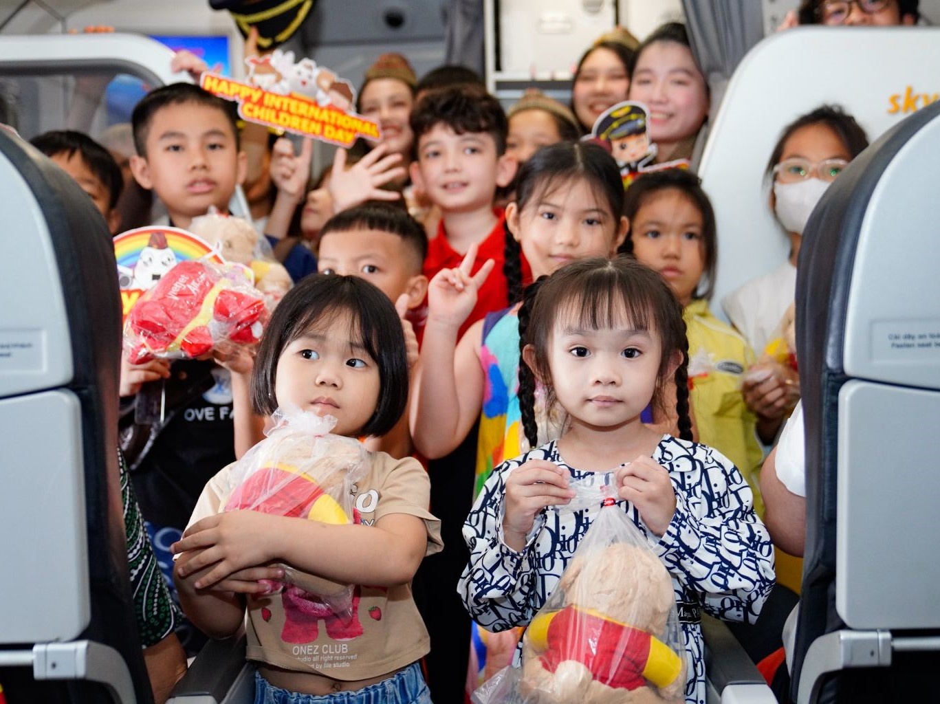 Vietjet,  ngay 1/6 anh 11