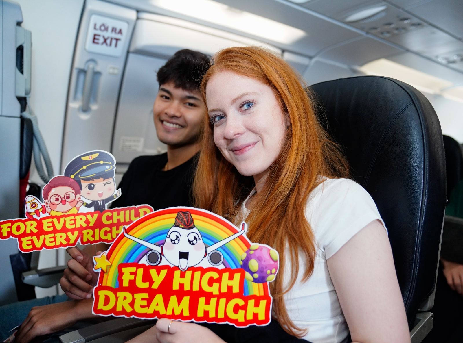 Vietjet,  ngay 1/6 anh 13