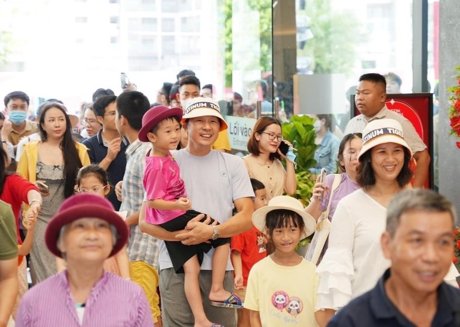 Chu du chau Au xem Euro va Olympics 2024 cung Vincom hinh anh