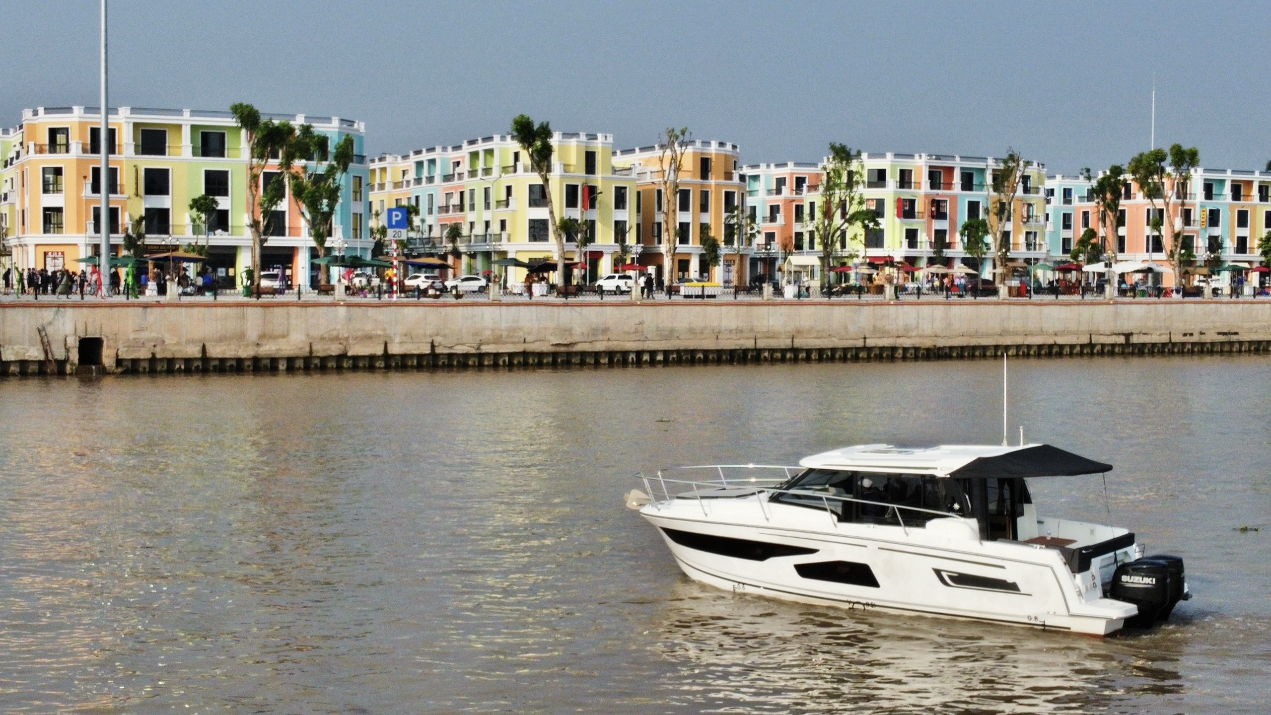 Hoc vien cuoi ngua anh 9