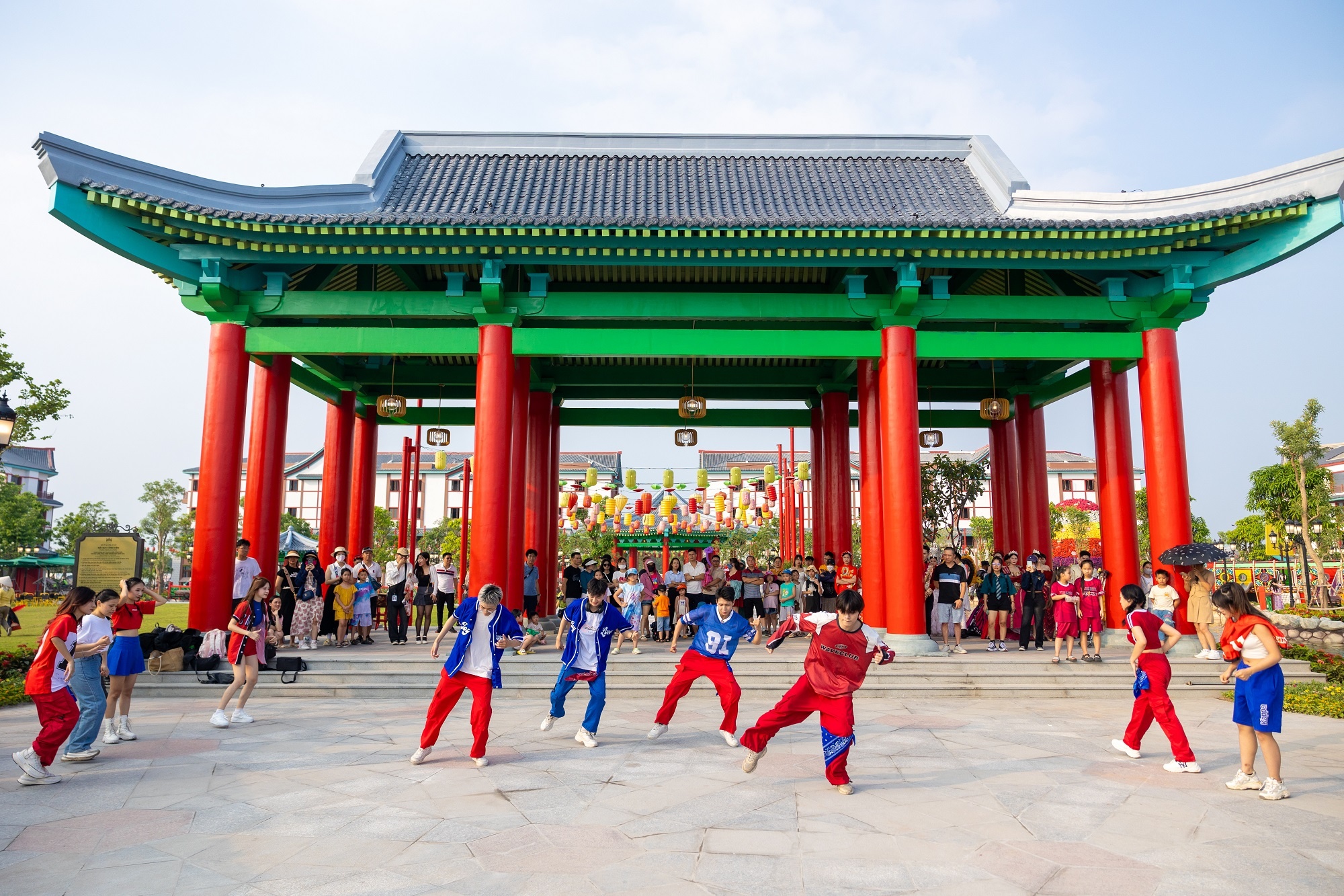 Hoc vien cuoi ngua anh 10