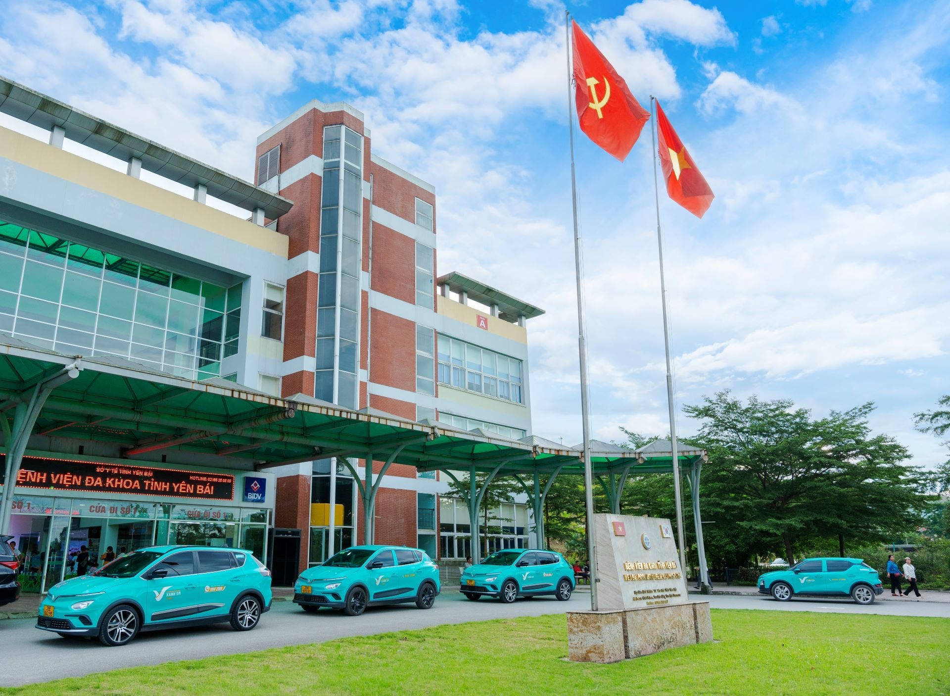 Xanh SM,  chuyen xe mien phi anh 1