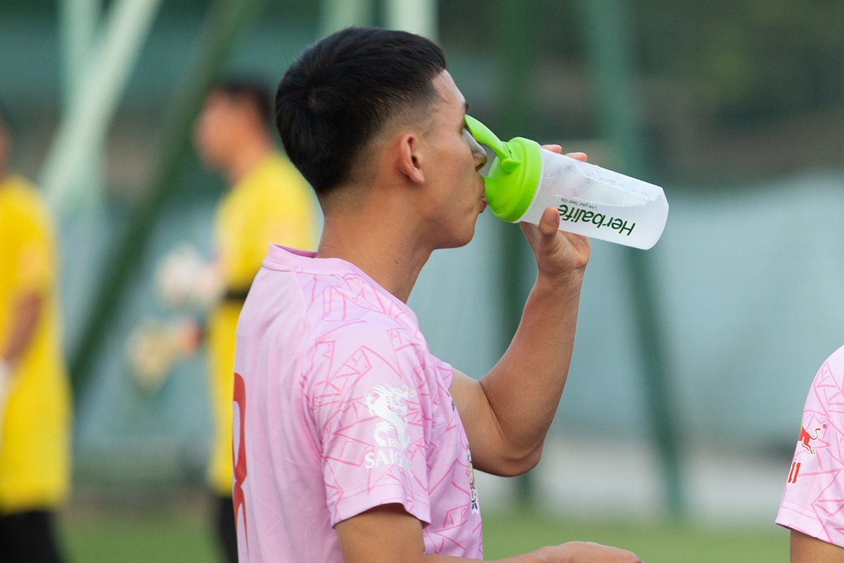 Hung Dung: ‘Toan doi rat vui vi co nha tai tro dinh duong dong hanh’ hinh anh