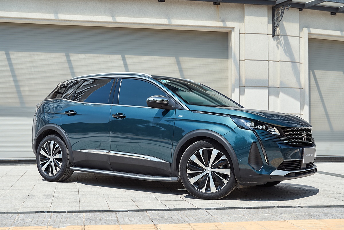 Cabin Peugeot 3008 lay cam hung tu buong lai may bay hinh anh