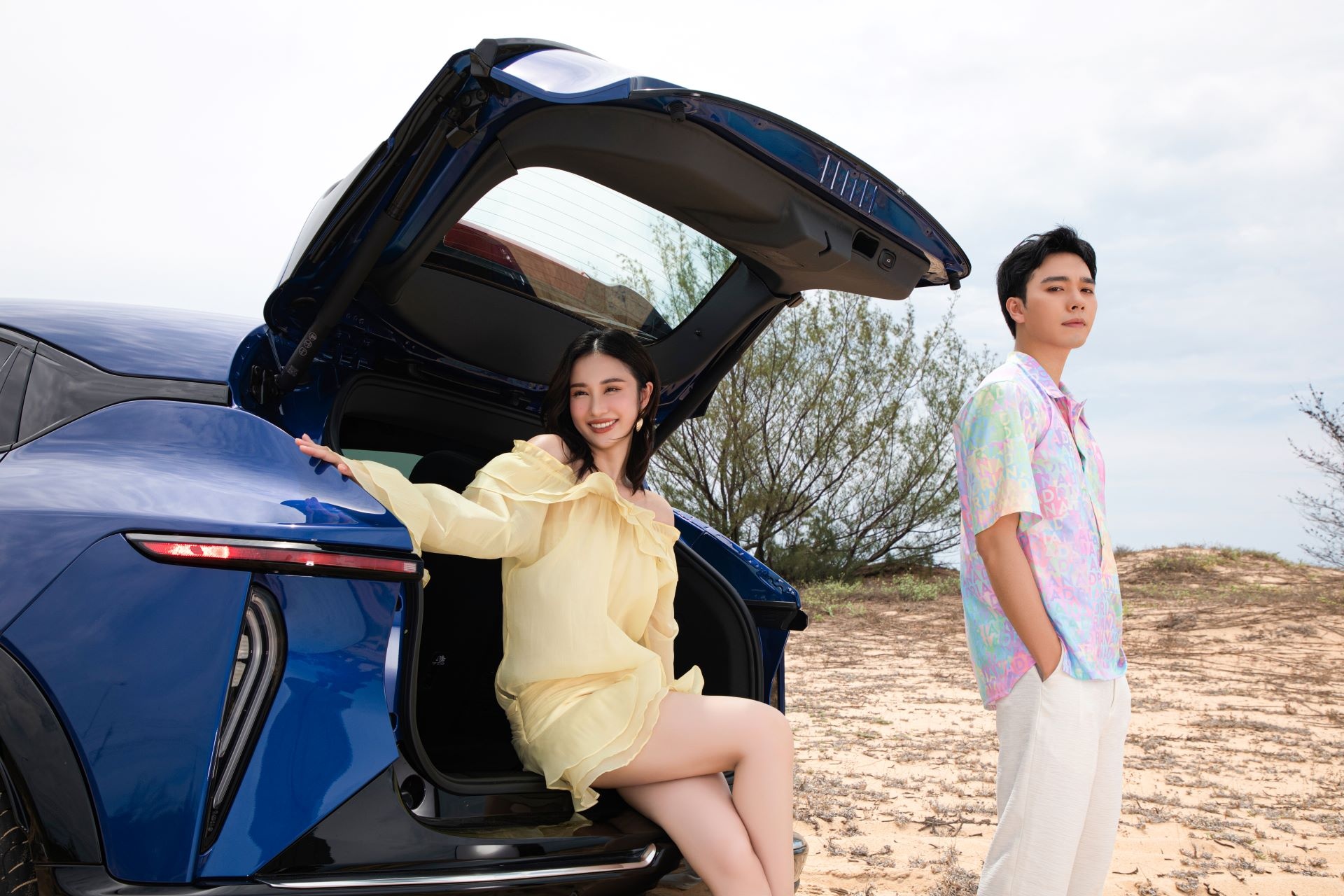 VinFast VF 7 - mau xe ca tinh, 'tot go tot ca nuoc son' hinh anh