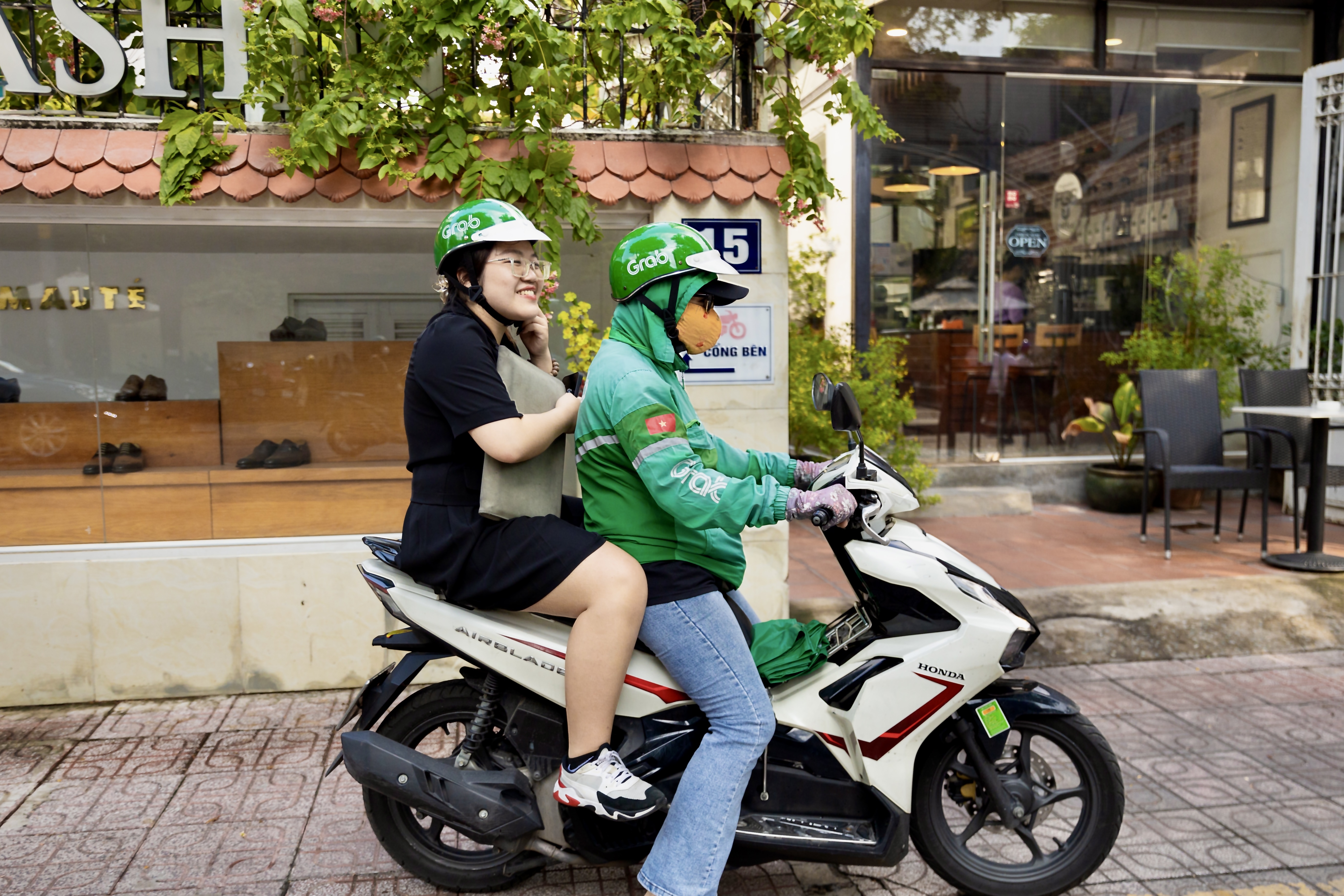 Cach Gen Z van phong di chuyen tiet kiem gio cao diem hinh anh