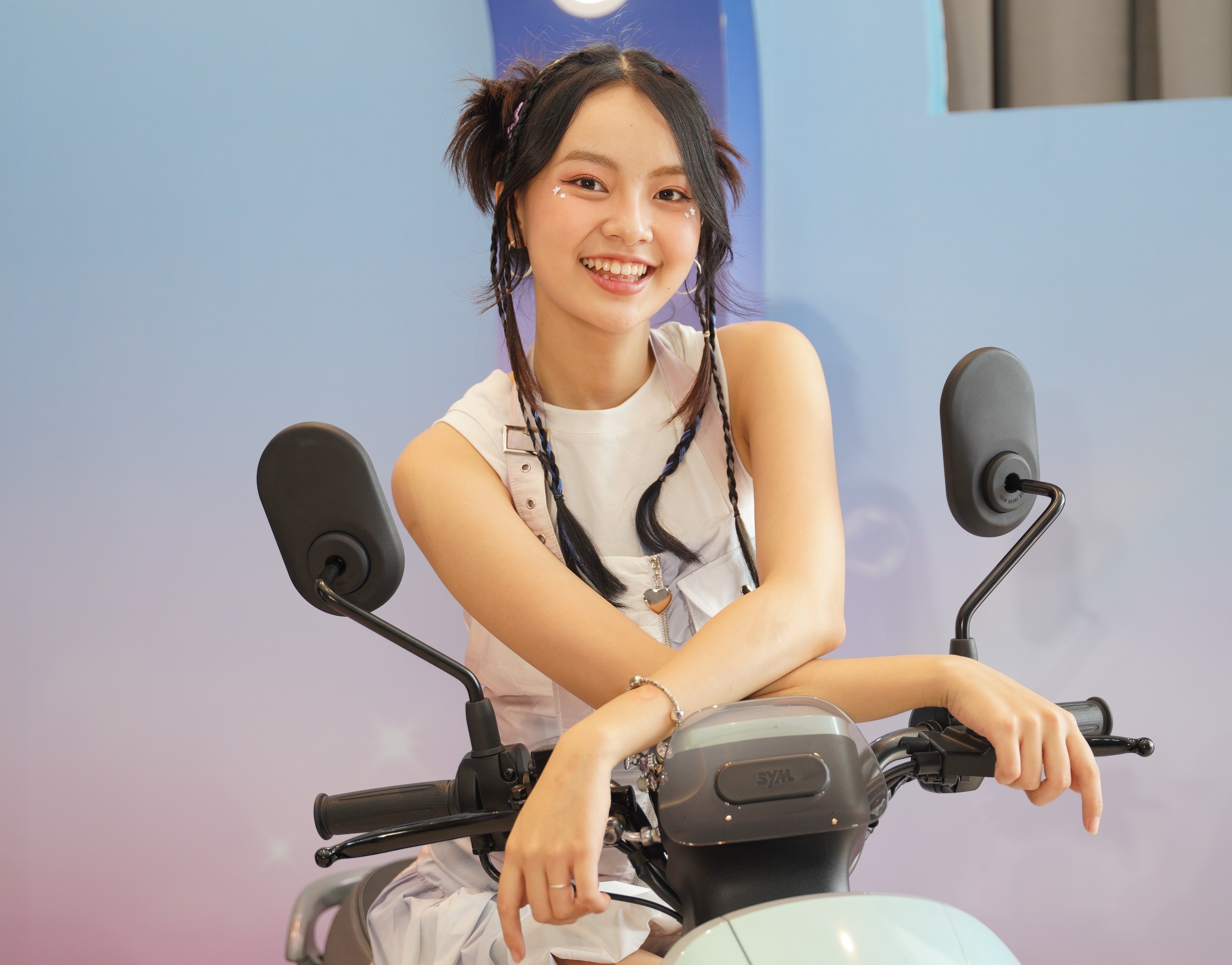 SYM Viet Nam ra mat xe 50 cc dau tien co he thong phun xang dien tu hinh anh