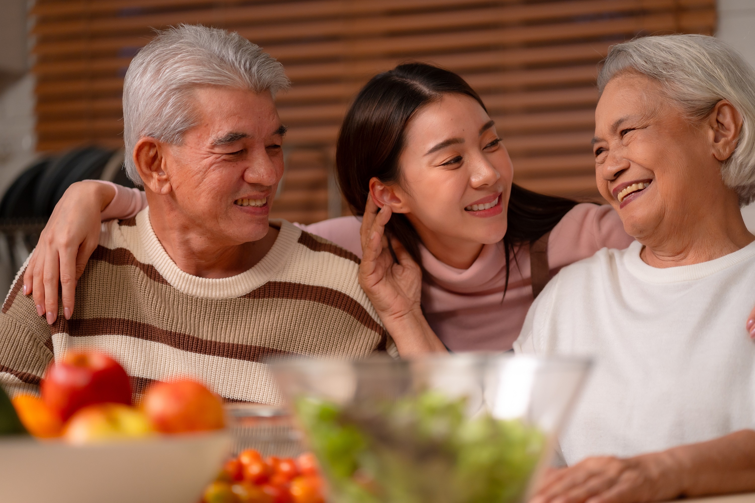 Xoa nhoa khoang cach vo hinh trong gia dinh hinh anh