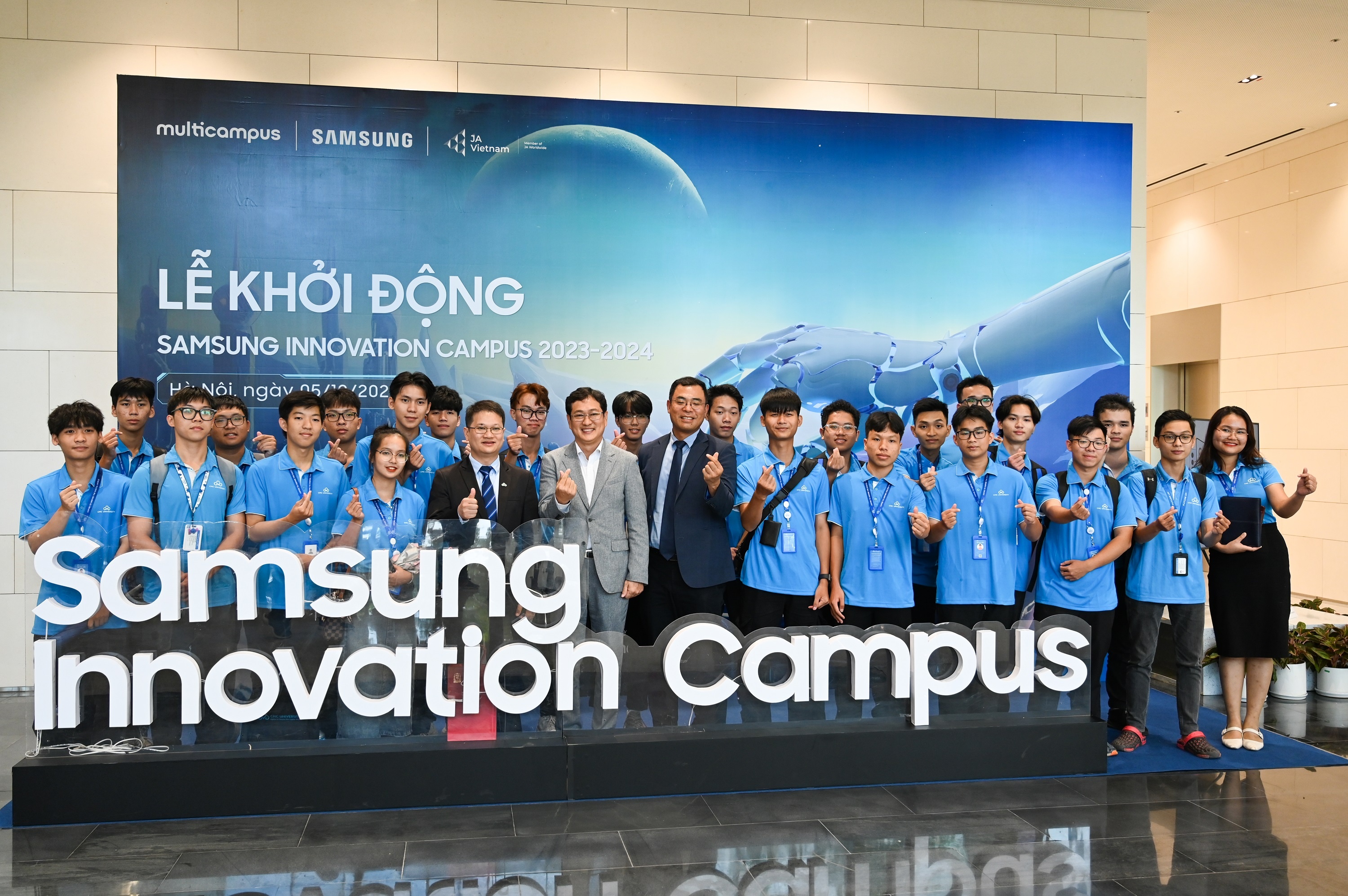 Dai hoc CMC,  nganh marketing anh 2