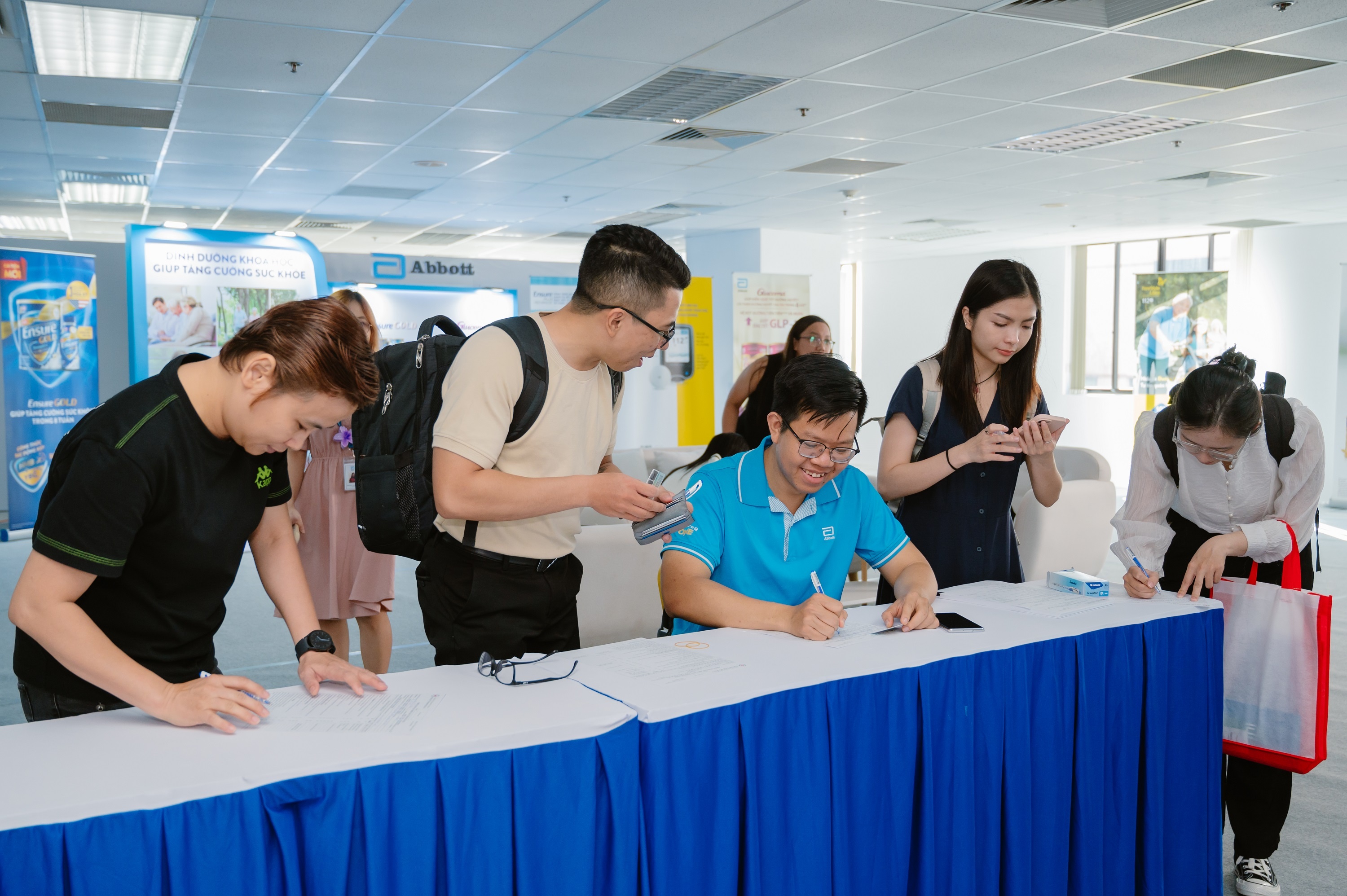 Abbott Việt Nam, hiến máu ảnh 4 Abbott Viet Nam, hien mau anh 4