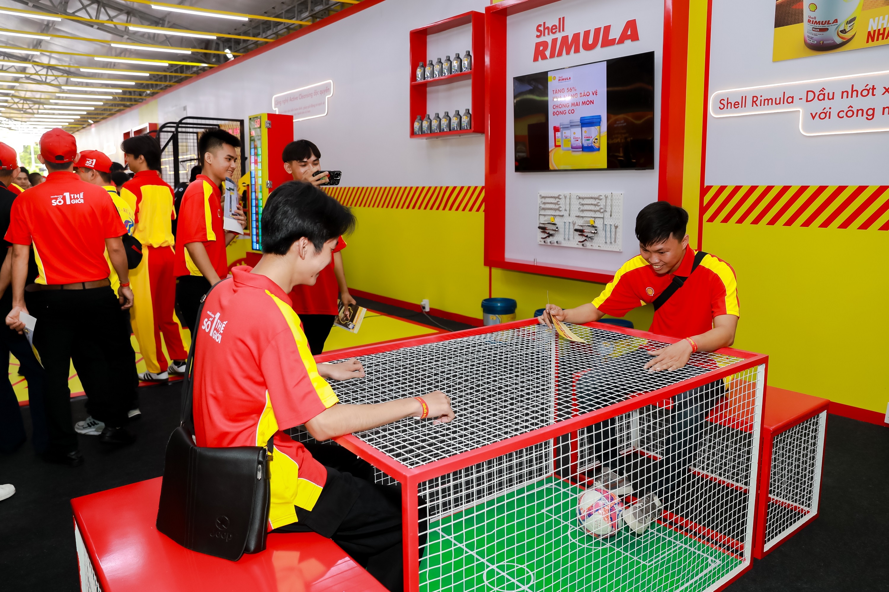 Shell, thợ máy ảnh 5 Shell, tho may anh 5