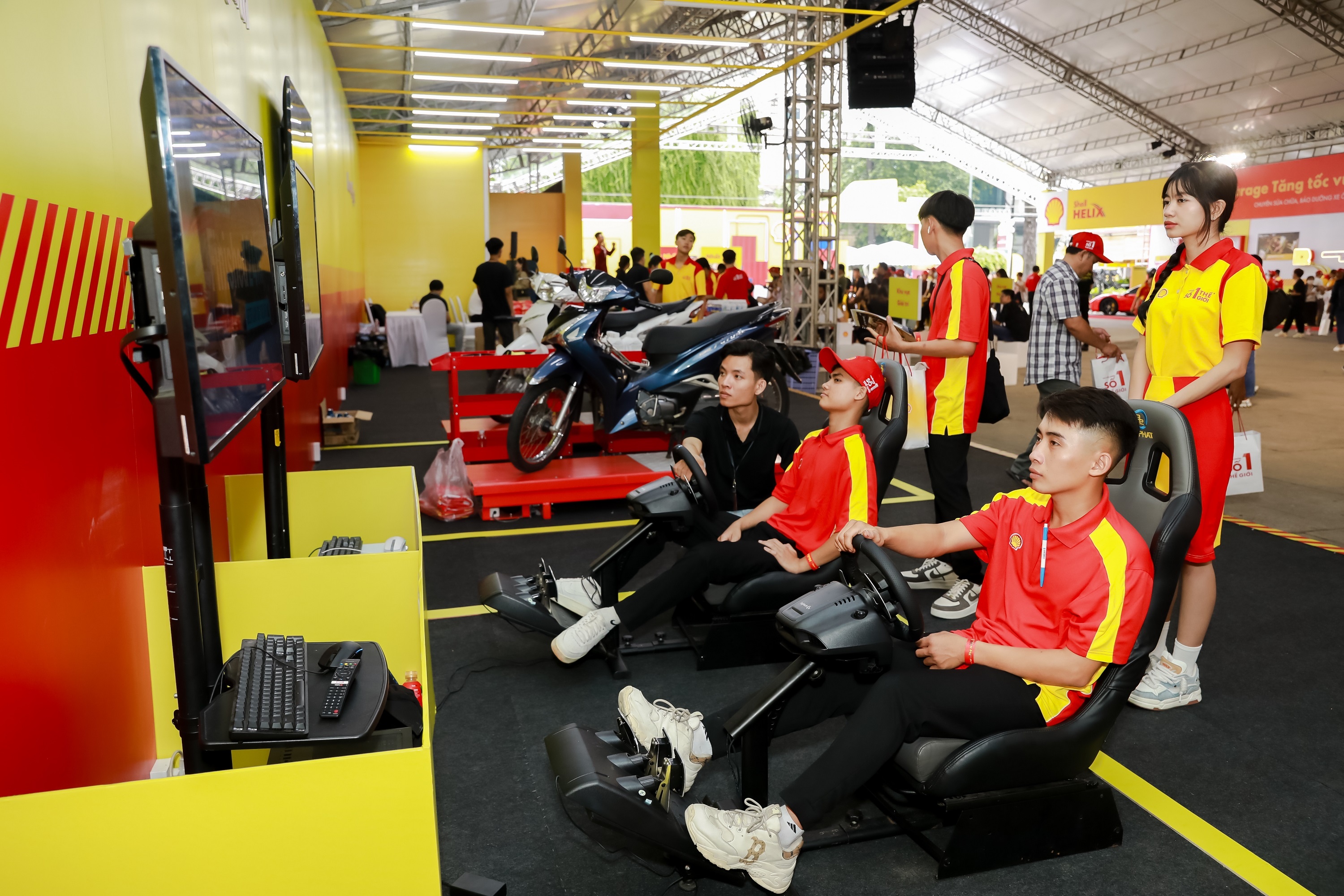 Shell, thợ máy ảnh 4 Shell, tho may anh 4