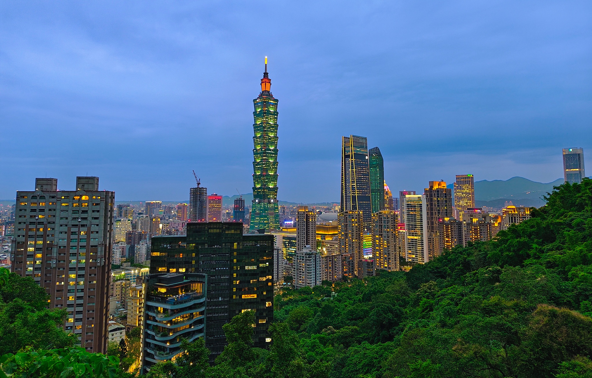 Dai Loan qua ong kinh vivo V30 hinh anh