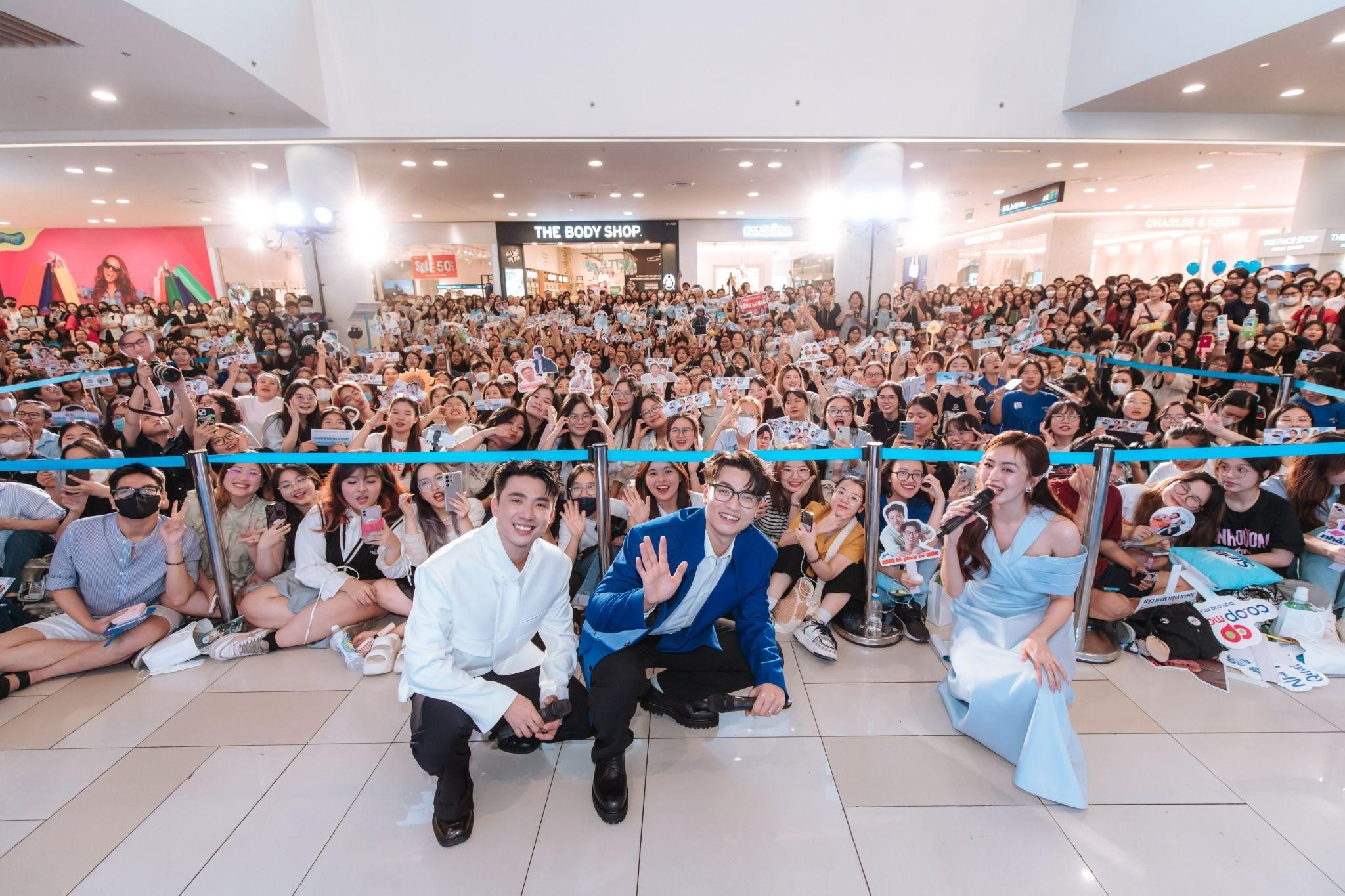 Ninh Duong Story khoe 'nha kieu minh’ tai su kien cua Sunlight lau san hinh anh