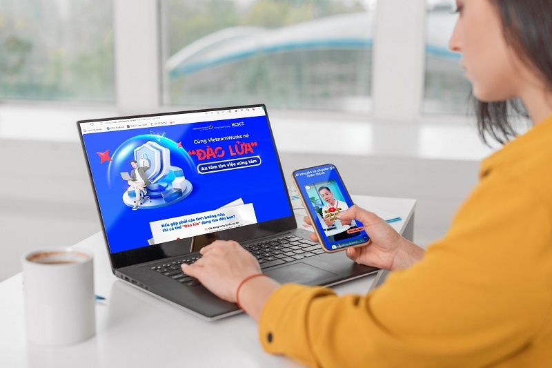 Can trong truoc tinh trang lua dao tuyen dung qua mang hinh anh