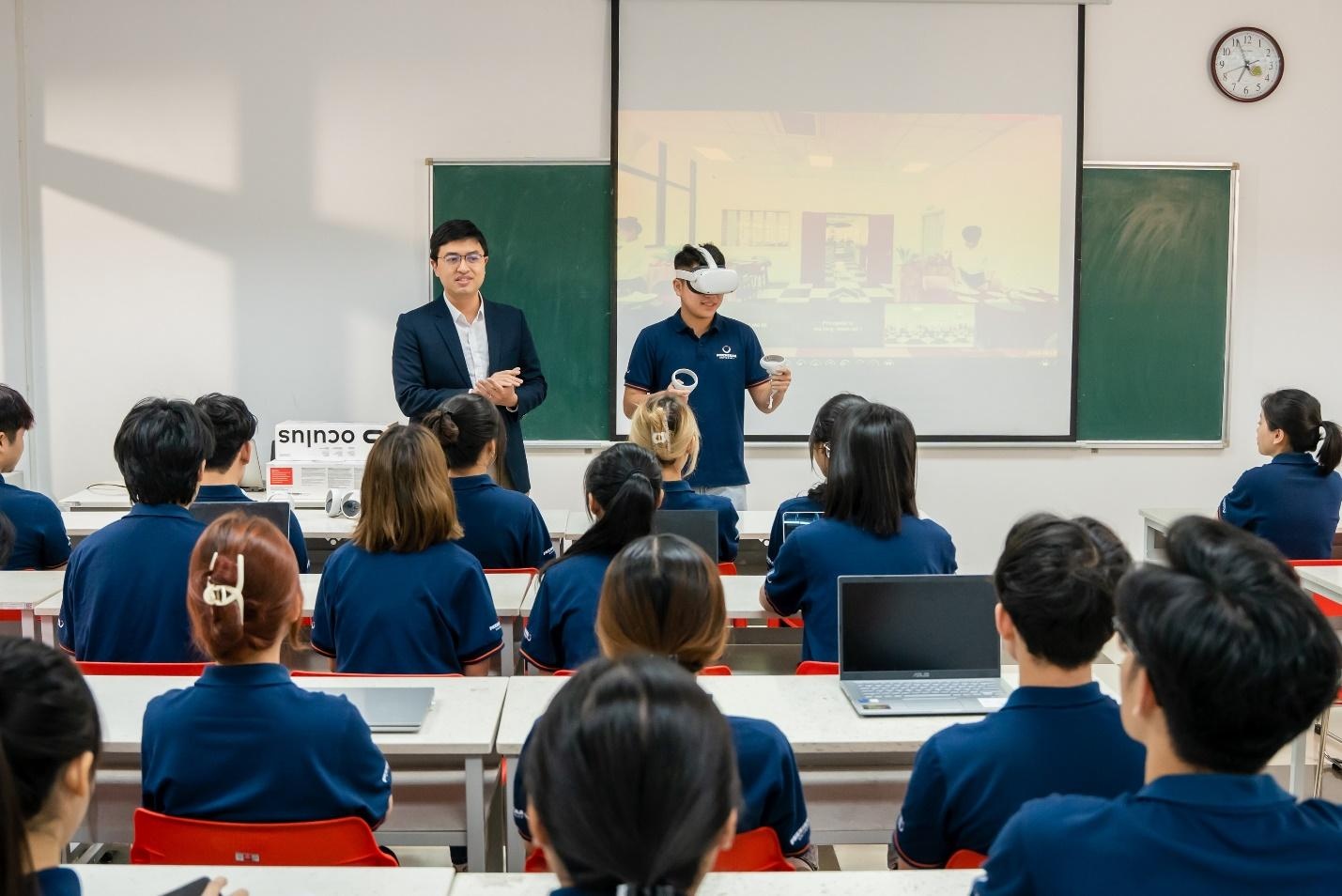 Lam chu cong nghe trong nganh kinh doanh du lich so hinh anh