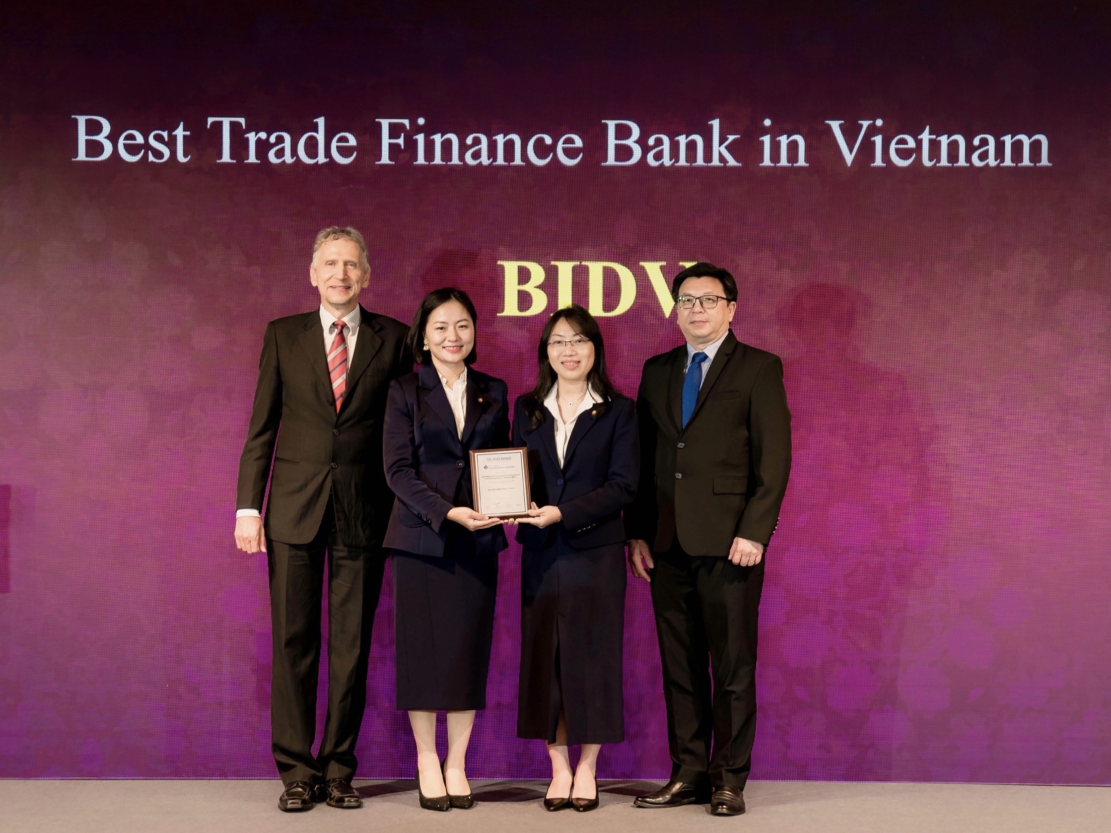 BIDV,  The Asian Banker anh 2
