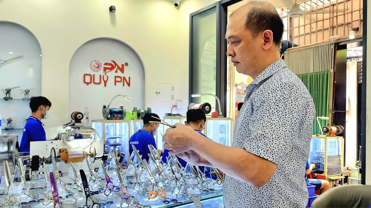 Nghe nhan phuc hoi keo Quy PN dong hanh cung nganh grooming hinh anh