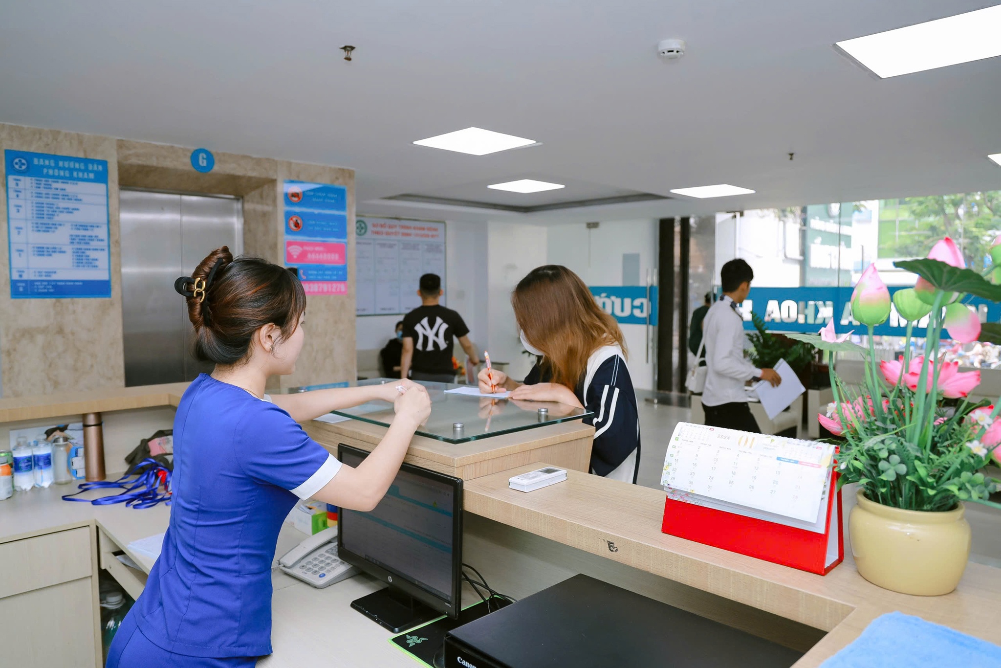 Phong kham da khoa Hong Cuong - de dat lich hen, chi phi hop ly hinh anh