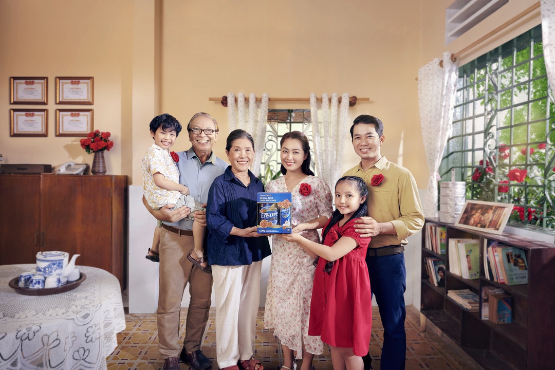 Vu Lan,  Ensure Gold anh 4