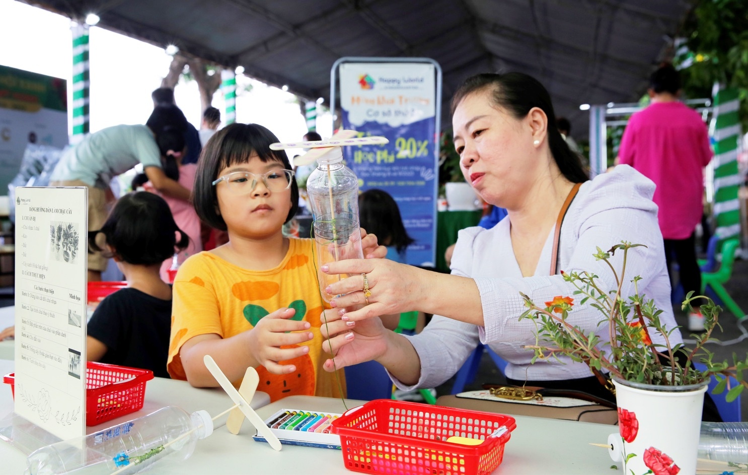 Hon 4.000 phan qua duoc chuan bi cho Ngay hoi Xanh Phu My Hung 2024 hinh anh