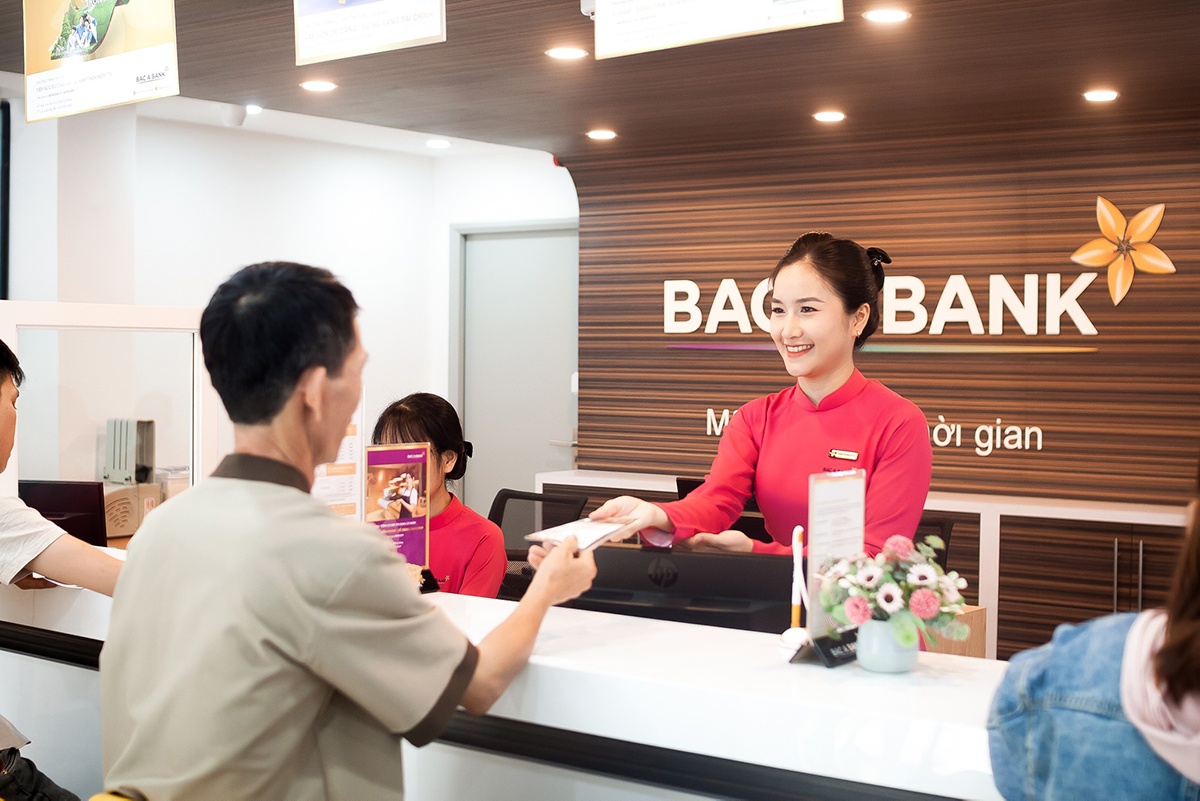 Bac A Bank tung hang nghin uu dai mung sinh nhat 30 nam hinh anh