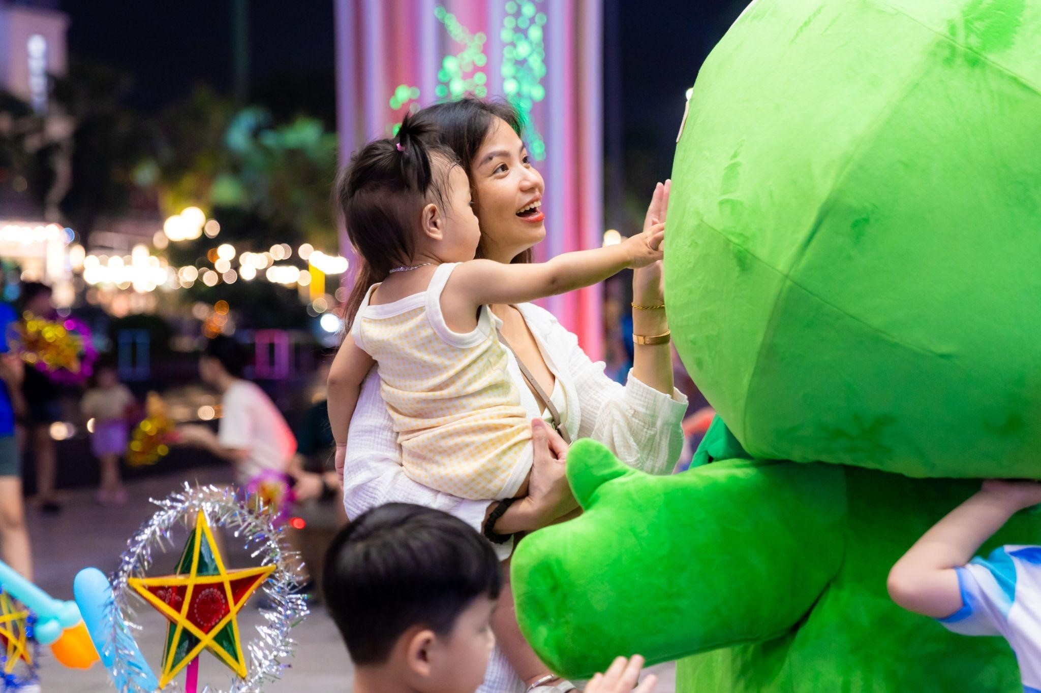 TTTM Vincom,  Mega Mall Times City anh 6