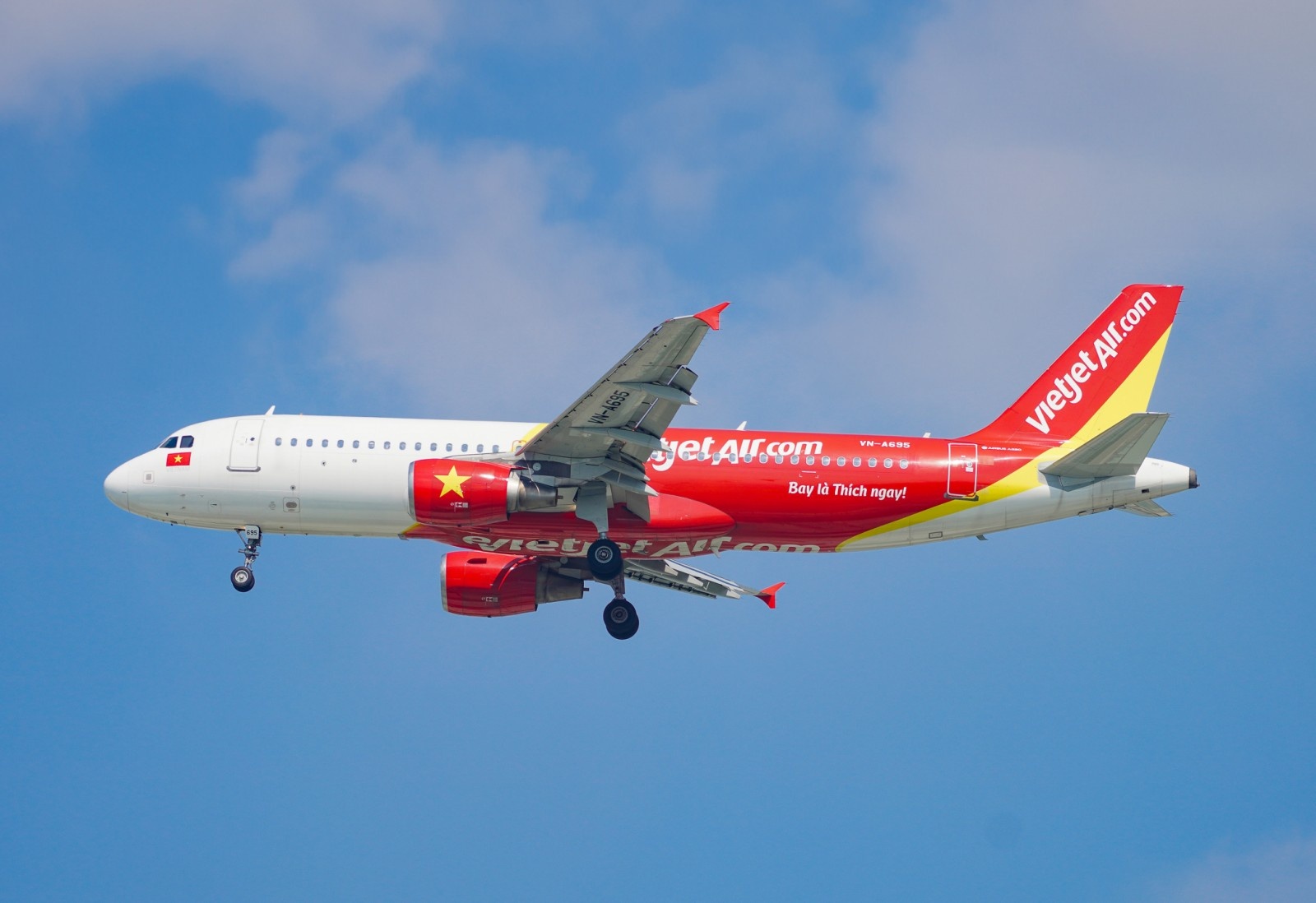 Ngap tran uu dai khi bay cung Vietjet chuc mung 200 trieu luot khach hinh anh