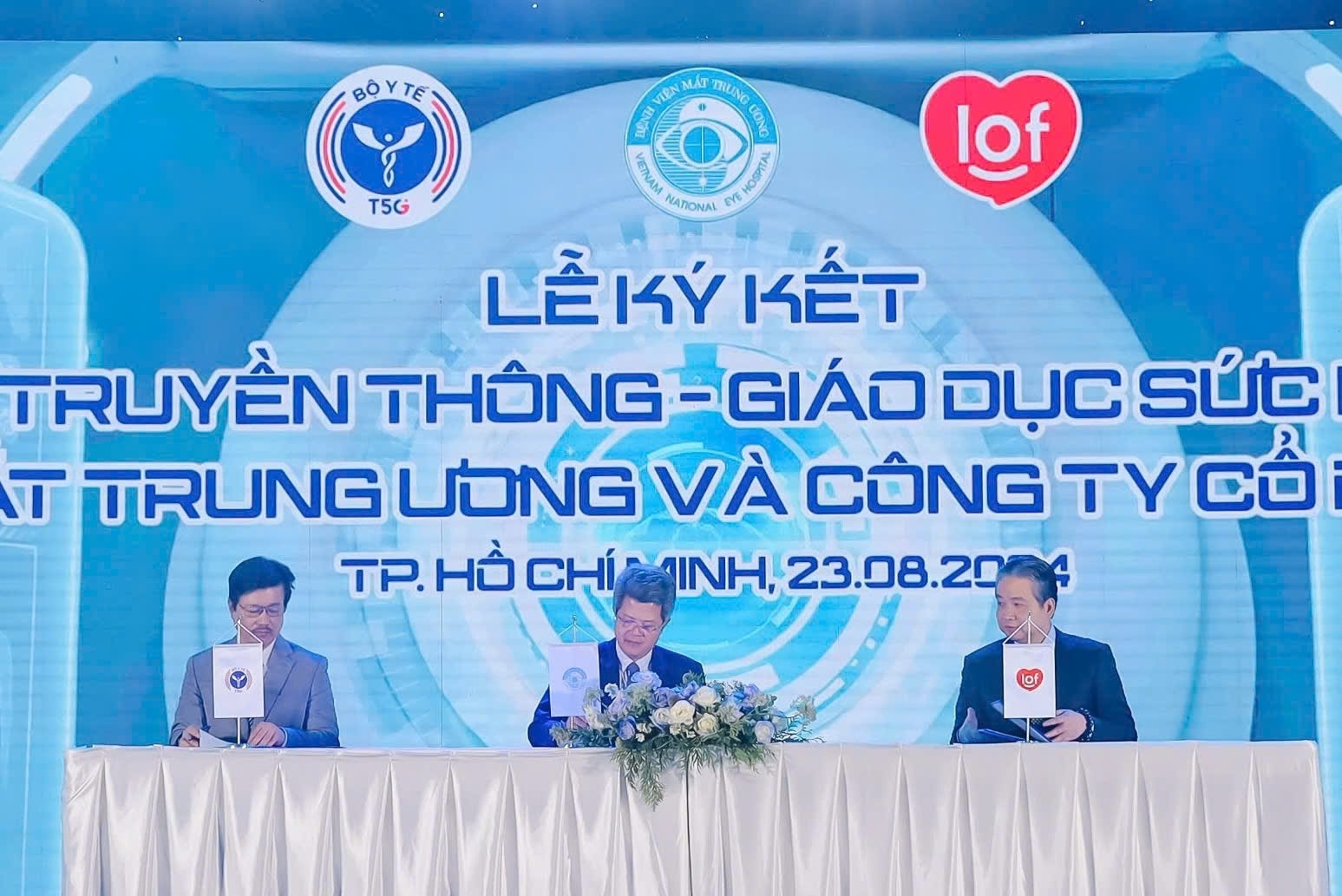 Hoi thao khoa hoc nang cao hieu biet dinh duong bao ve mat tre em VN hinh anh