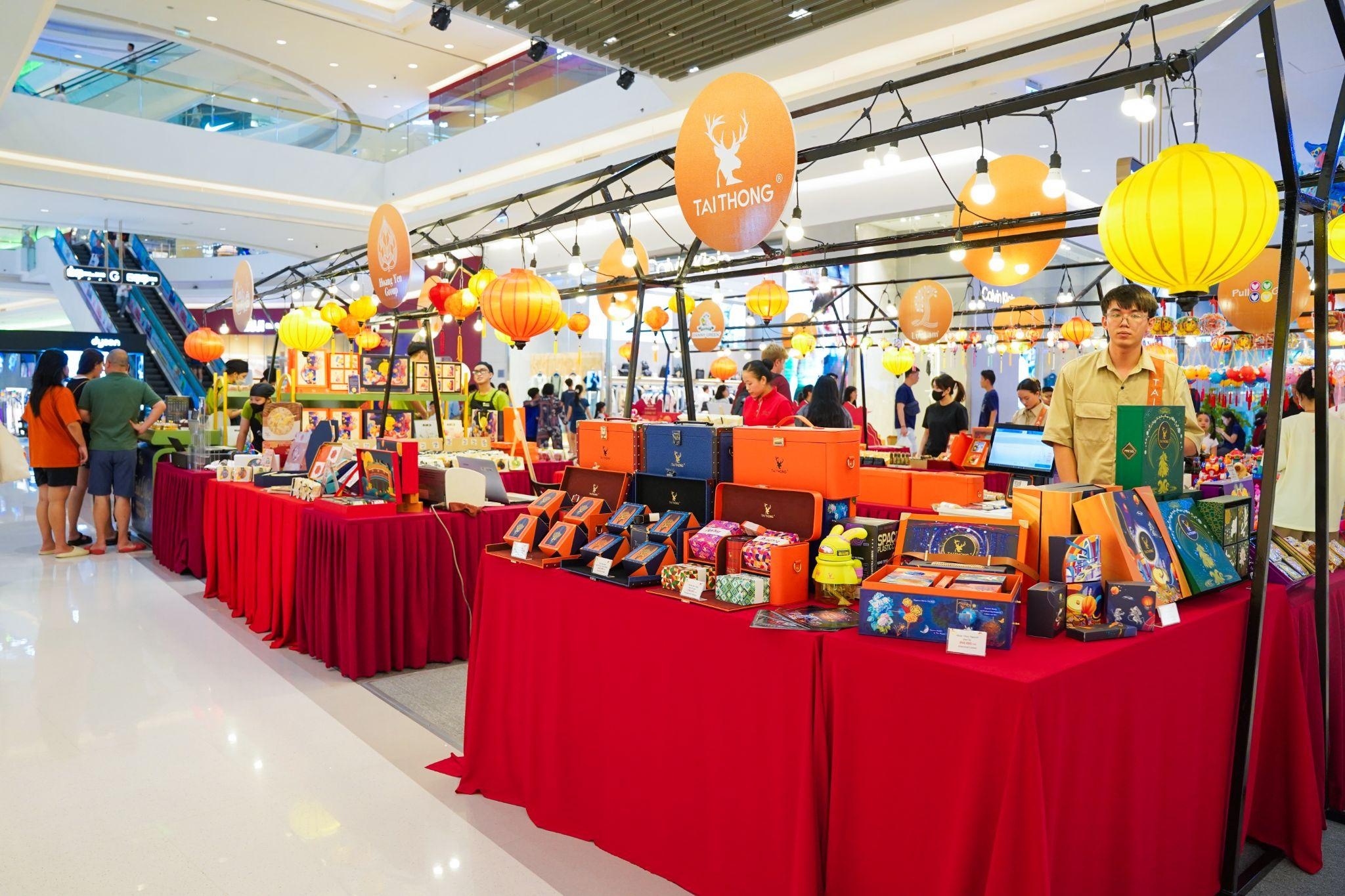 Crescent Mall,  Trung thu anh 3