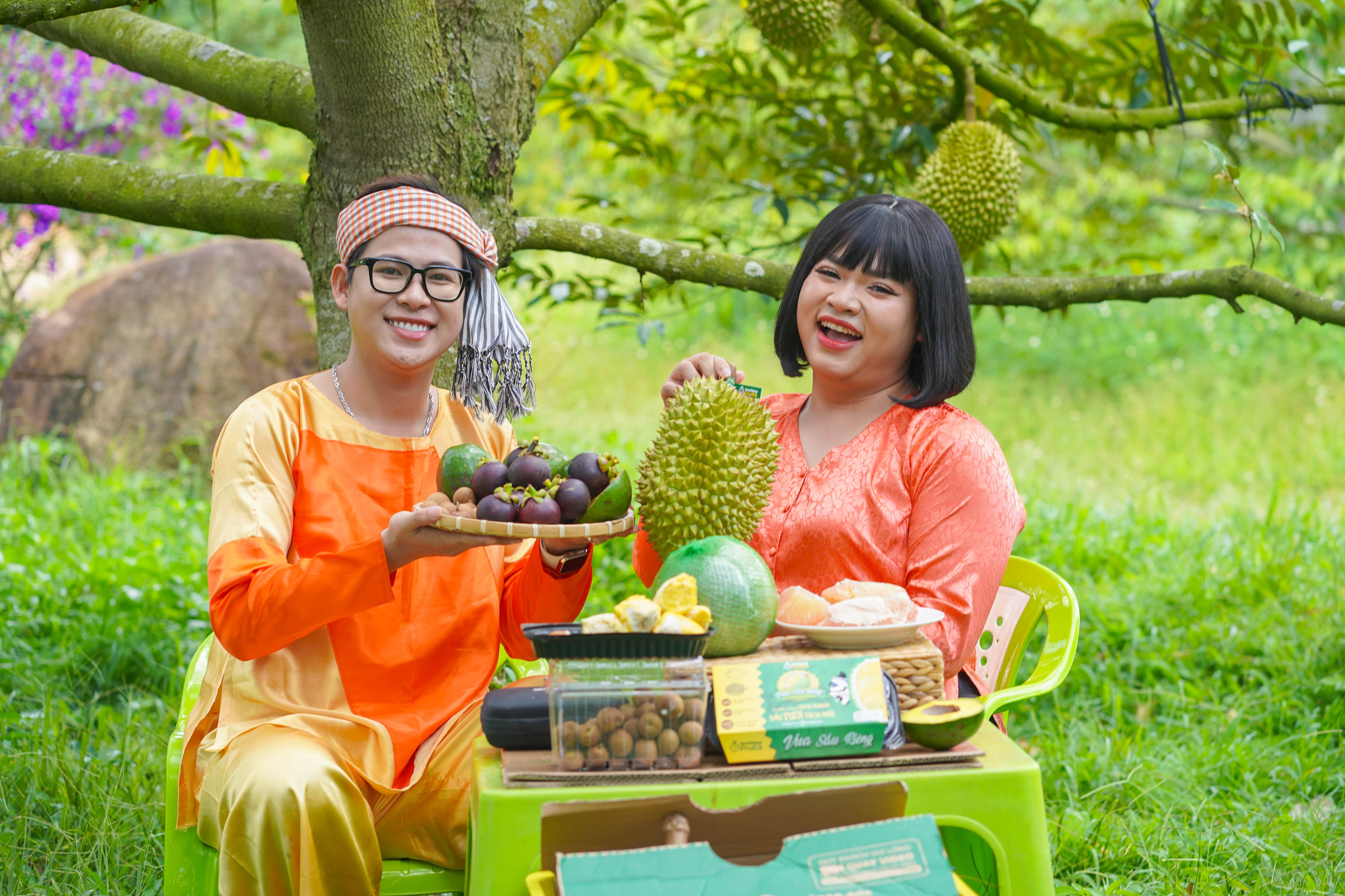 Nong dan tim dau ra nong san qua livestream TMDT hinh anh