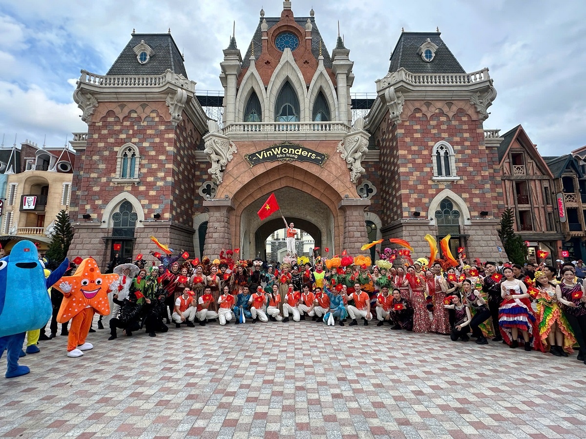 Grand World,  Vinpearl anh 6