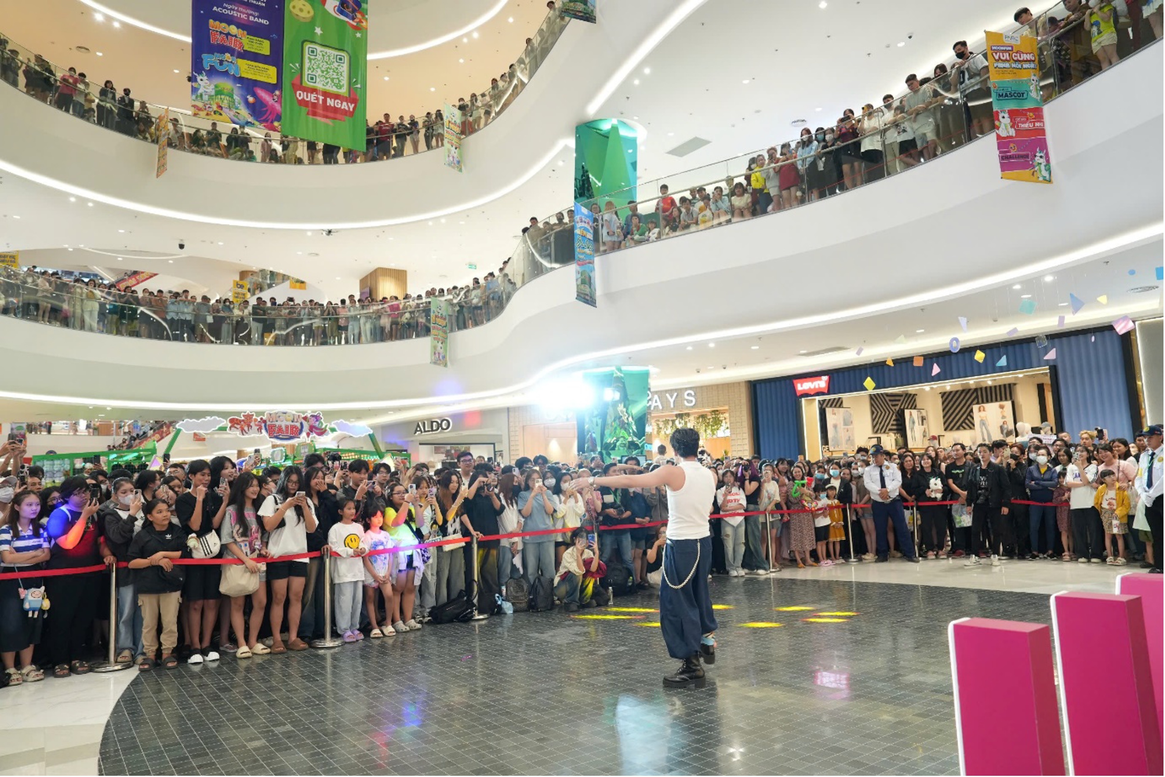 Parc Moon Festival 2024 anh 5