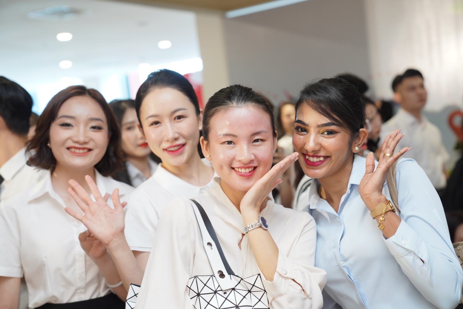 Vietjet tuyen dung anh 11