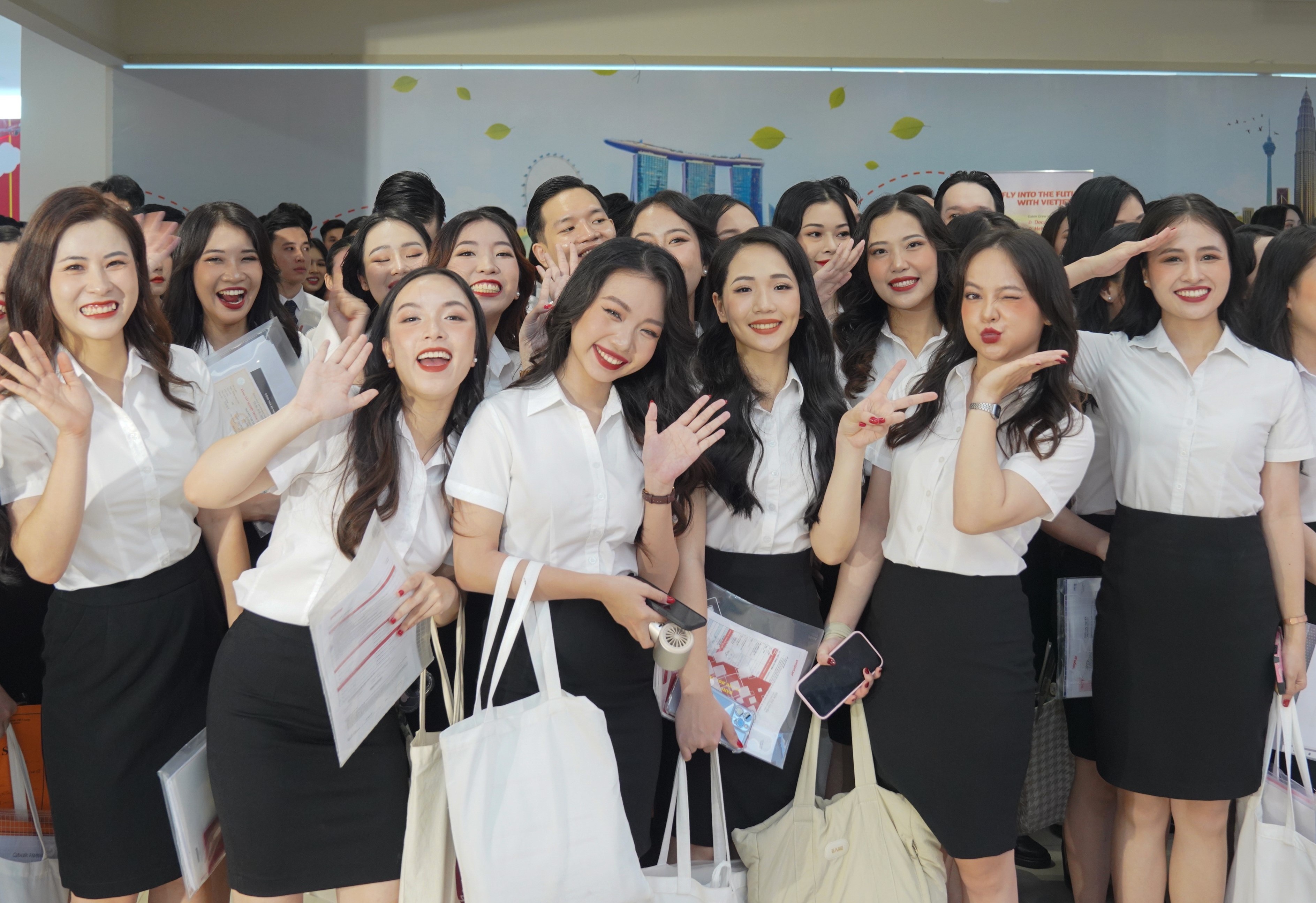 Vietjet tuyen dung anh 10