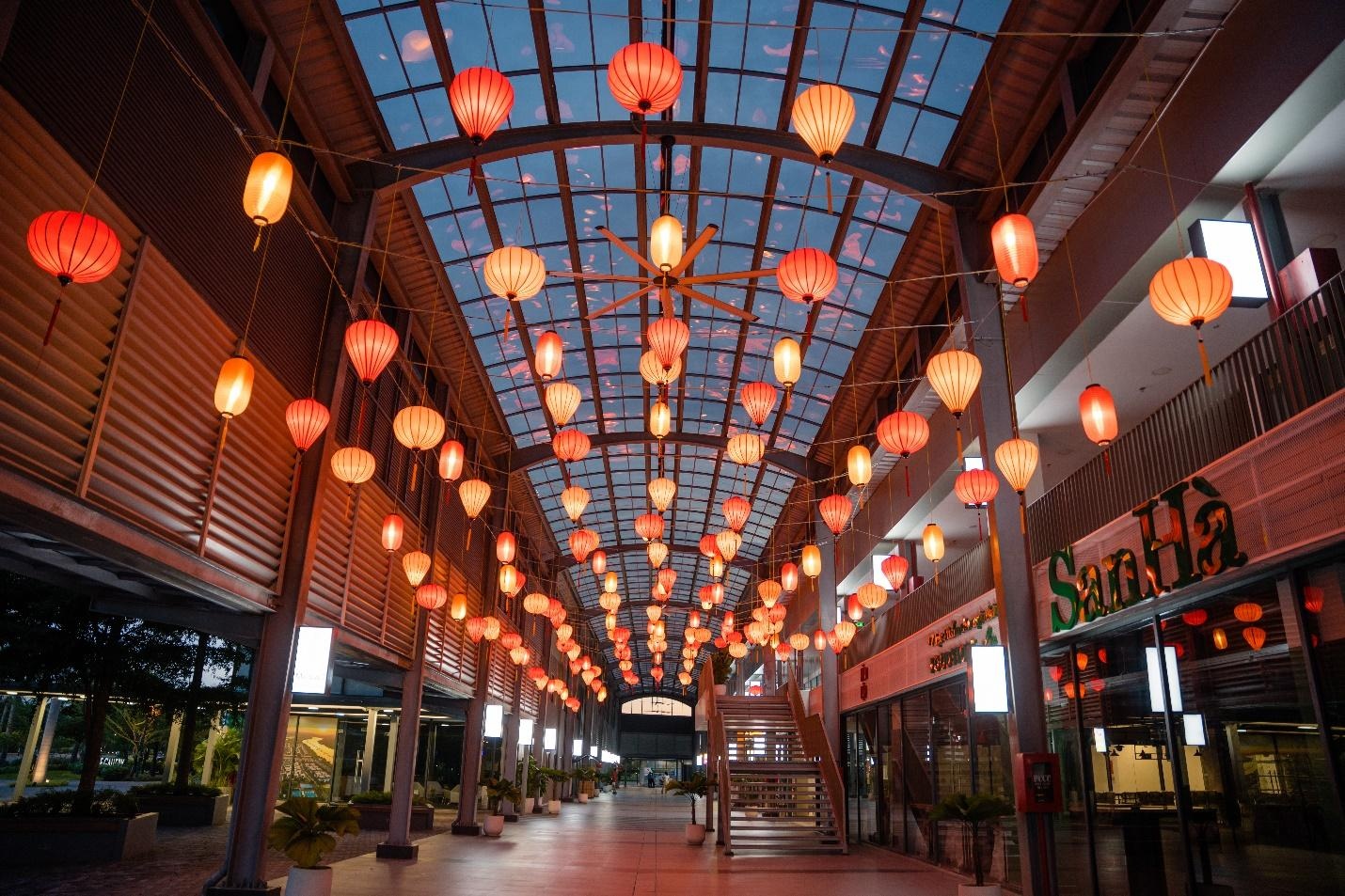 Waterpoint,  thanh pho ben song anh 10