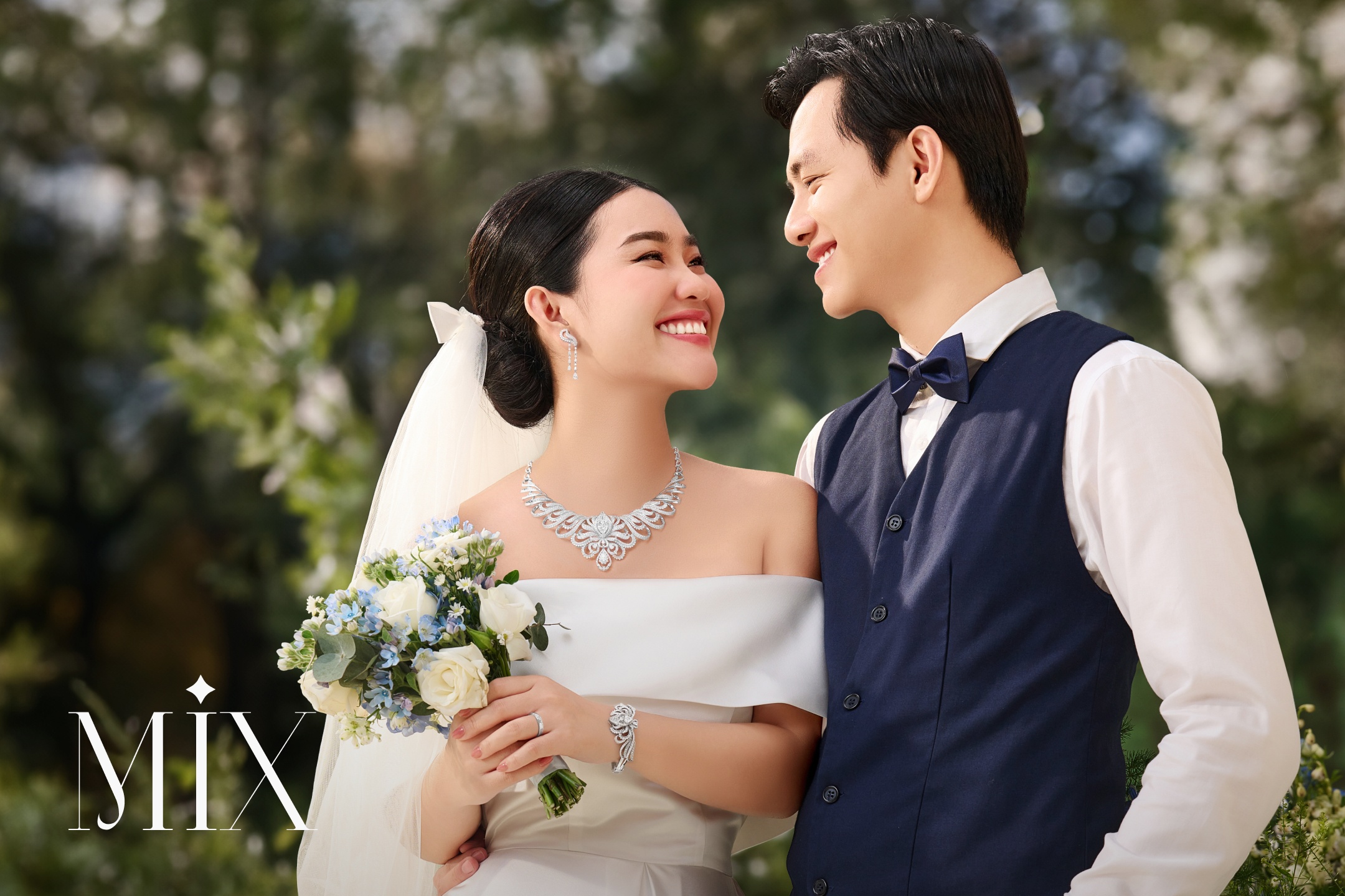 Lua chon trang suc phu hop, co dau them toa sang moi khoanh khac hinh anh