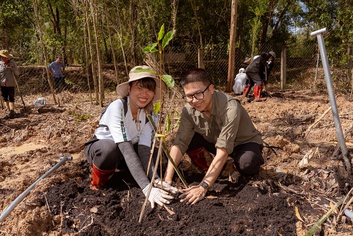 Heineken Viet Nam vung tien tren lo trinh huong den Net Zero hinh anh
