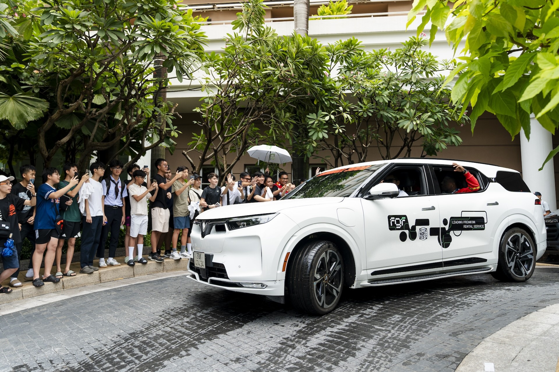 Công ty nào đứng sau dàn xe điện VinFast tại Gumball 3000