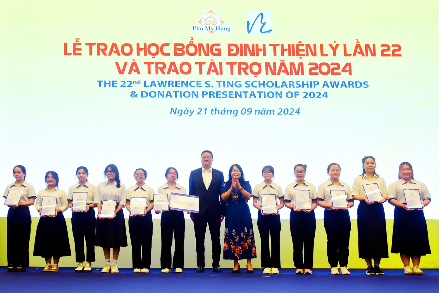 19 nam hoc bong Dinh Thien Ly dong hanh cung hoc sinh, sinh vien hinh anh