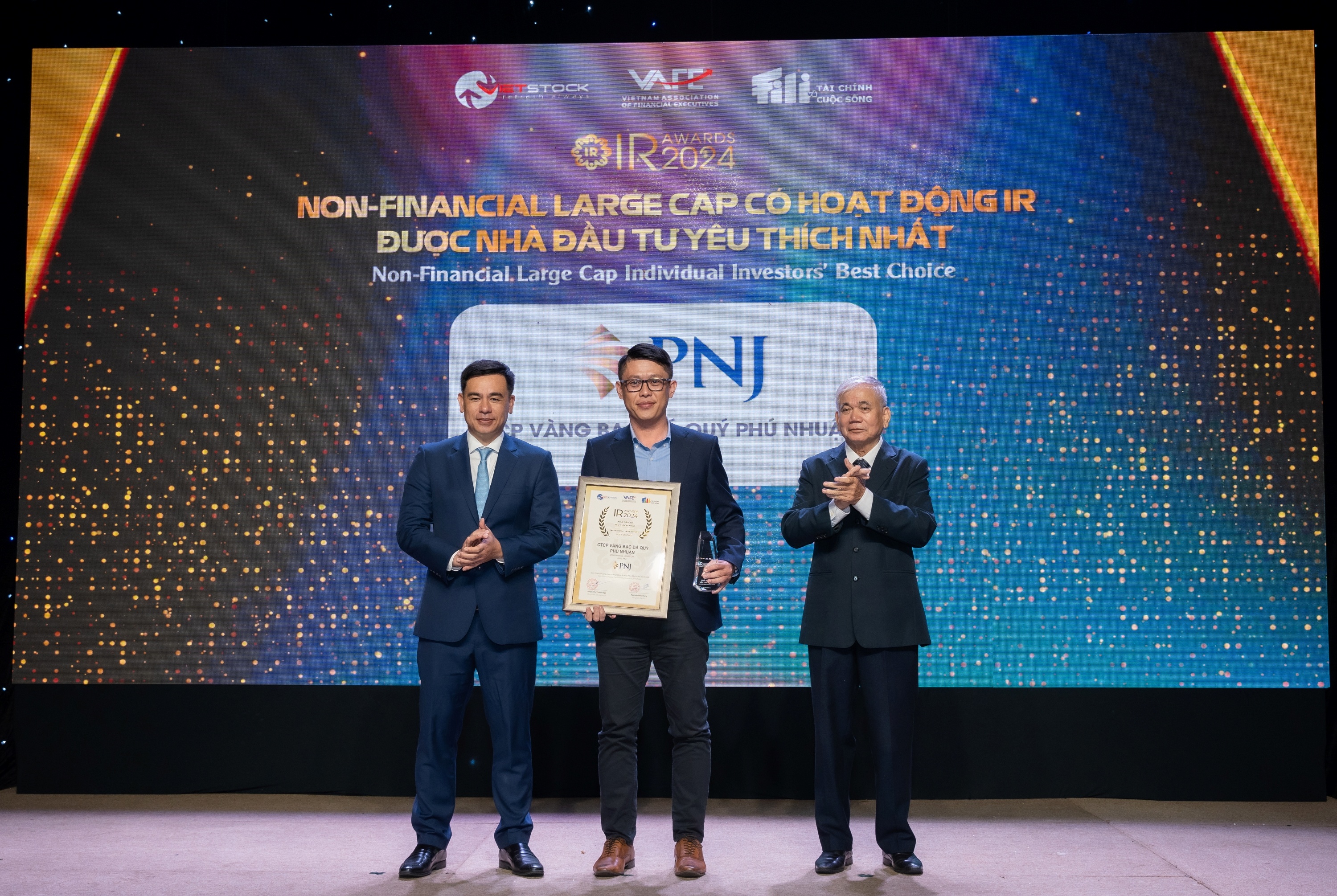 PNJ la doanh nghiep co hoat dong IR duoc nha dau tu yeu thich hinh anh