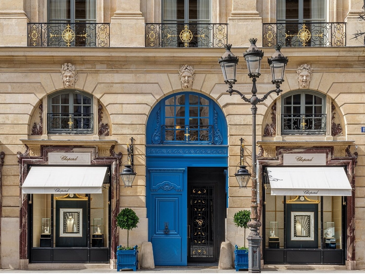 'Dot nhap' khach san xa xi cua thuong hieu dong ho Thuy Si hinh anh