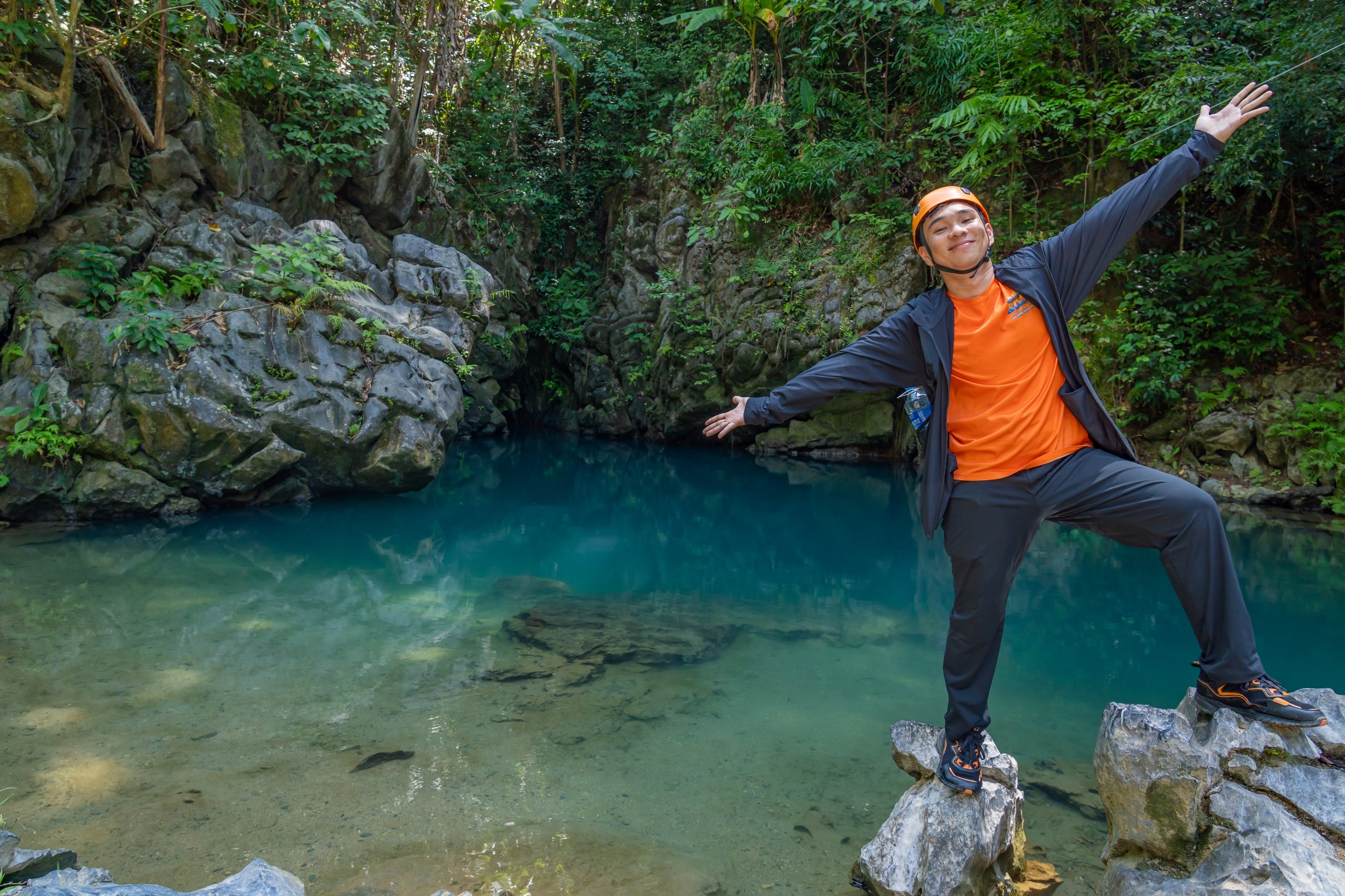 Gu lua chon trang phuc da nang khi di du lich cua Gen Z hinh anh